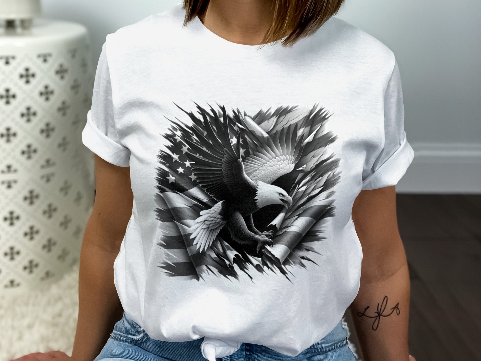 Eagle Patriot - Coloured Gildan T-Shirt Realistic Animal Talisman Unisex Tee Graphic Design