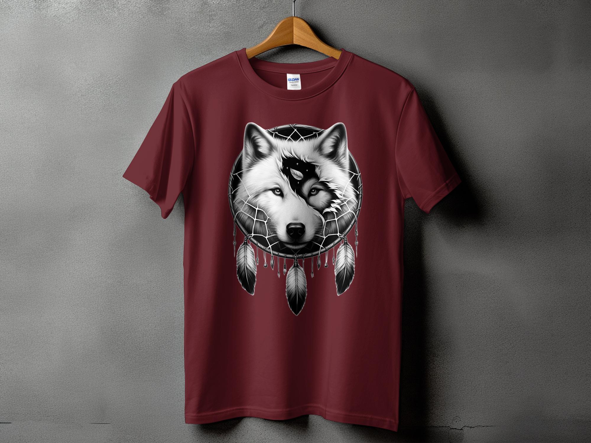 Dreamcatcher Wolf - Coloured Gildan T-Shirt Realistic Native American Talisman Unisex Mythology Tee Graphic Design