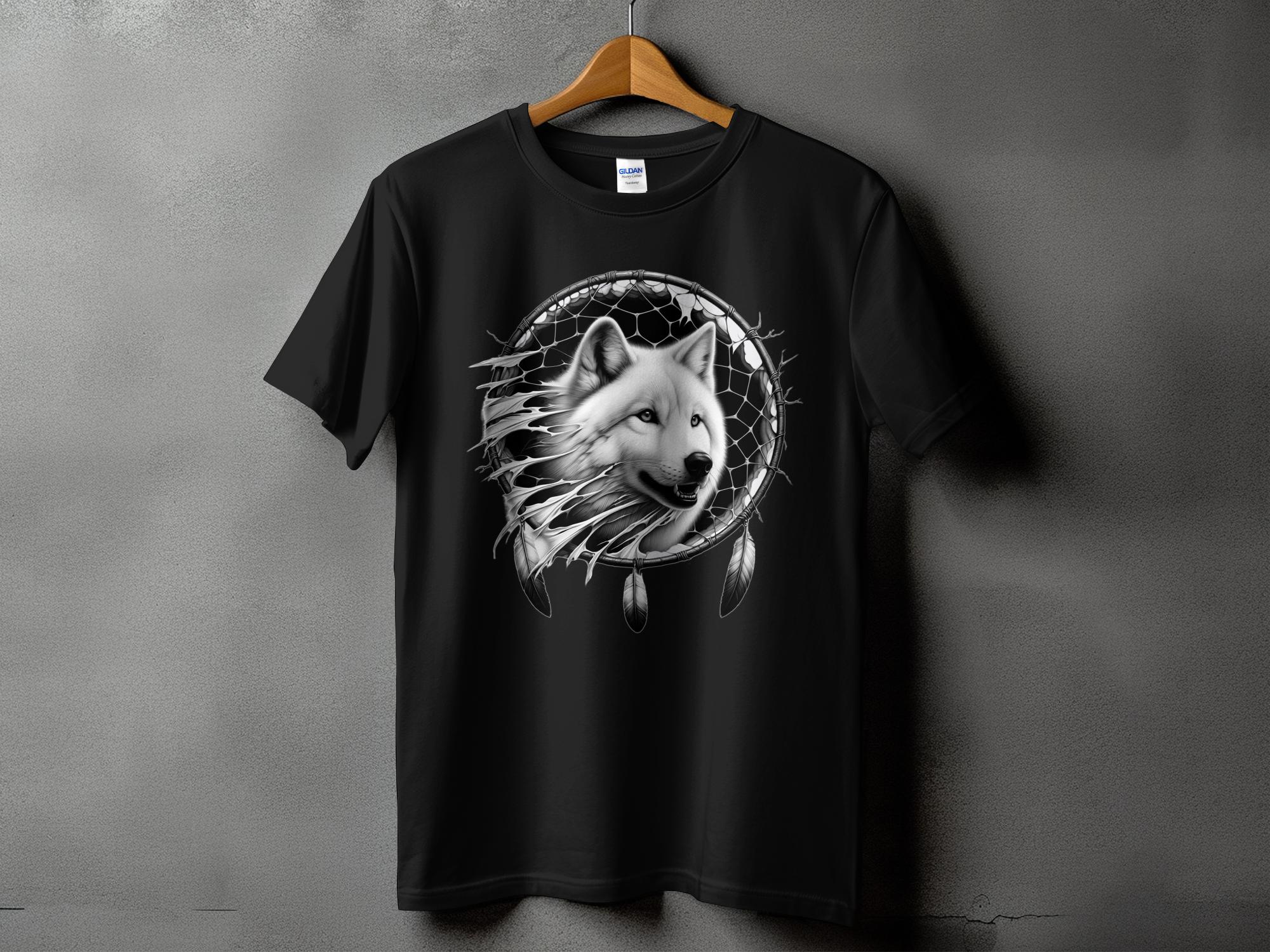 Dreamcatcher Wolf - Coloured Gildan T-Shirt Realistic Native American Talisman Unisex Mythology Tee Graphic Design