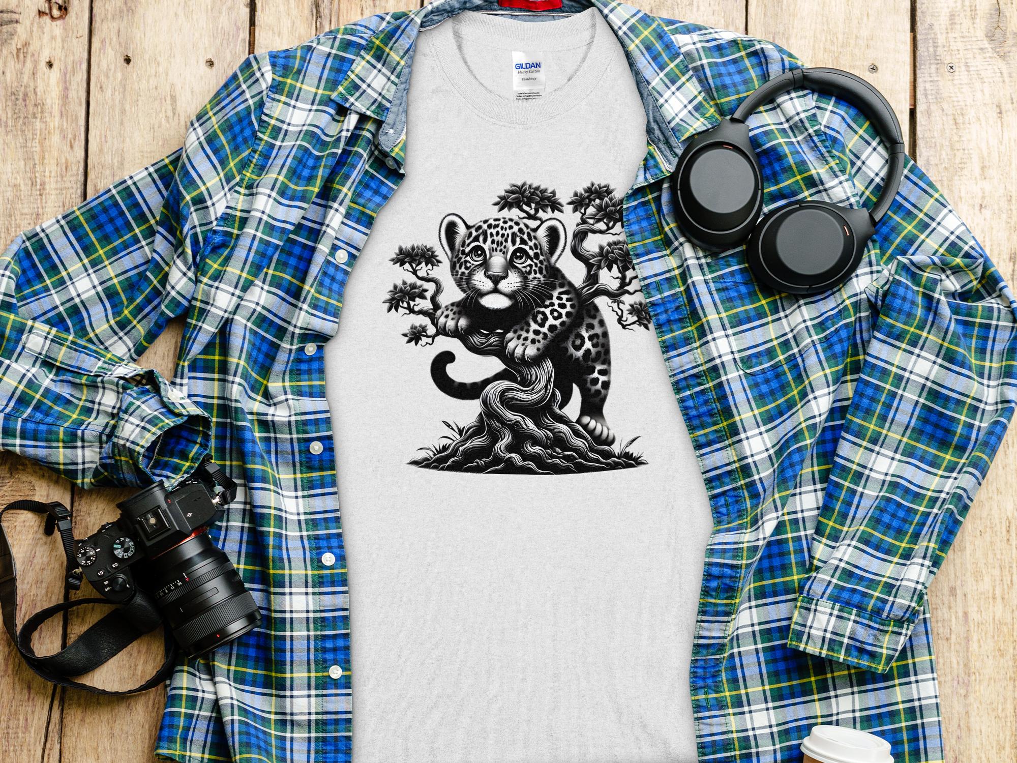 Leopard Bonsai - Coloured Gildan T-Shirt Realistic Animal Talisman Unisex Cute Tee Graphic Design