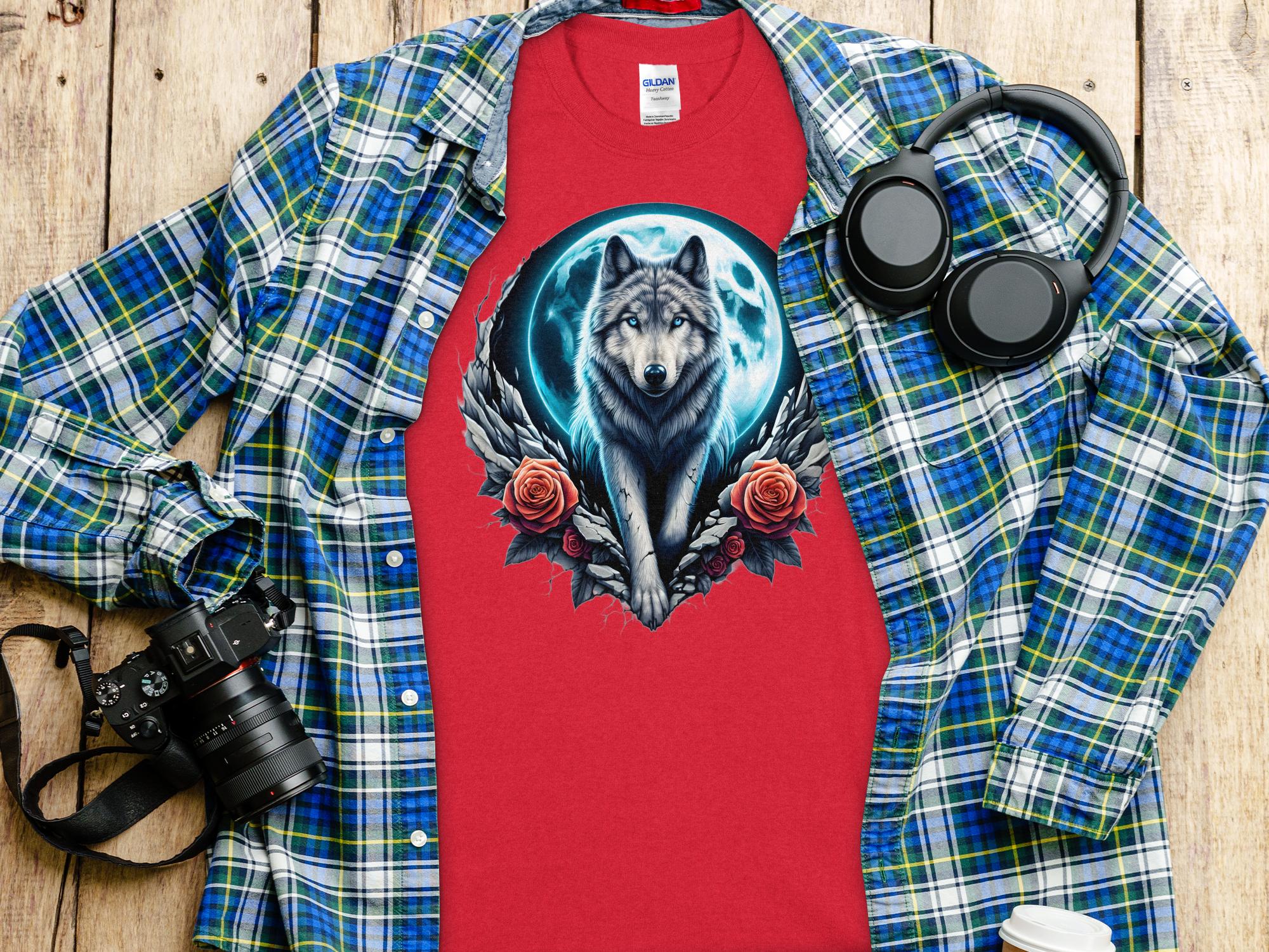 Moon Wolf - T-Shirt Realistic Full Colour Animal Talisman Unisex Mythology Tee Gildan Graphic Design