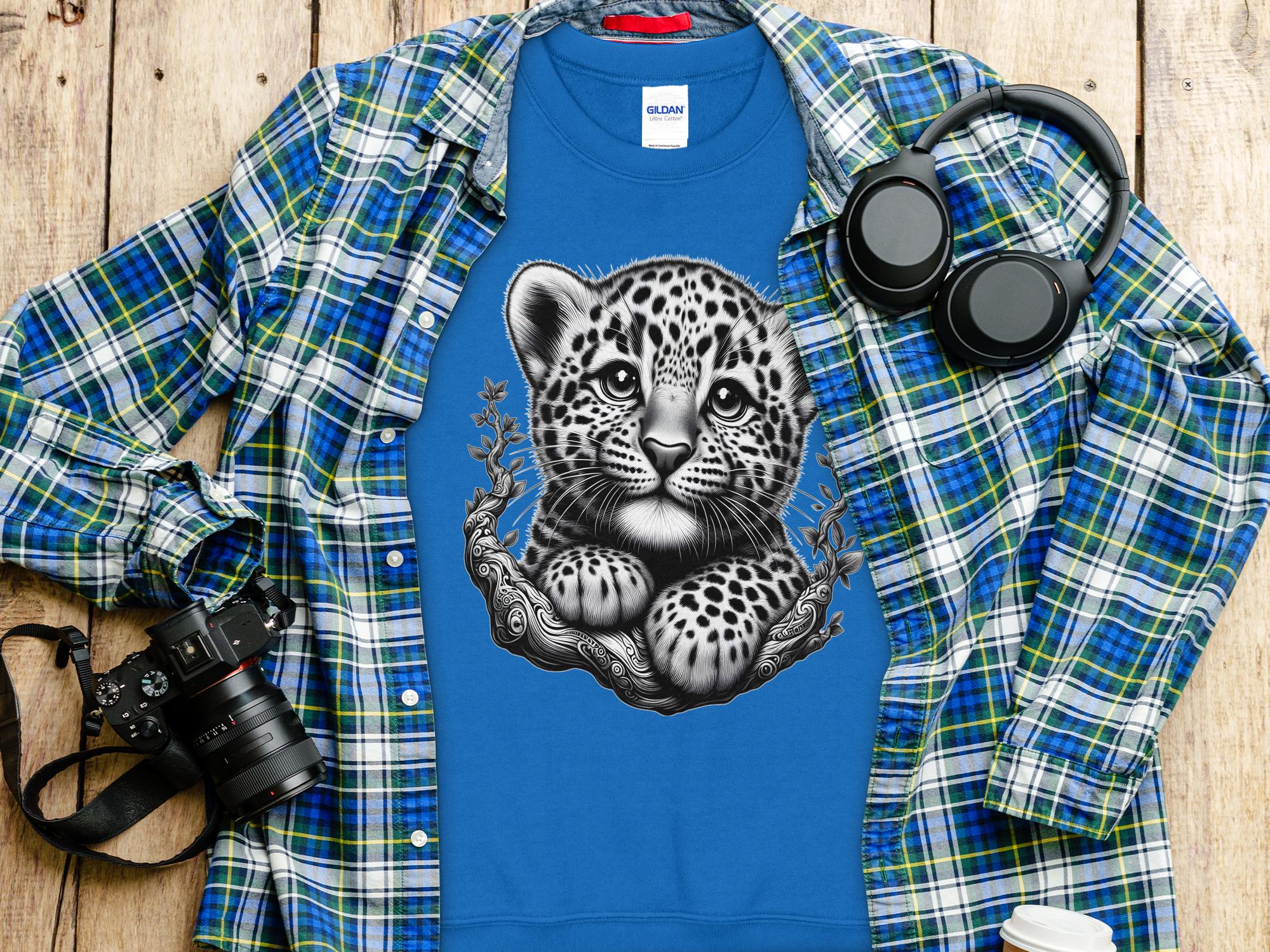 Leopard Bonsai - Coloured Gildan Sweatshirt Realistic Animal Talisman Unisex Cute Tee Graphic Design