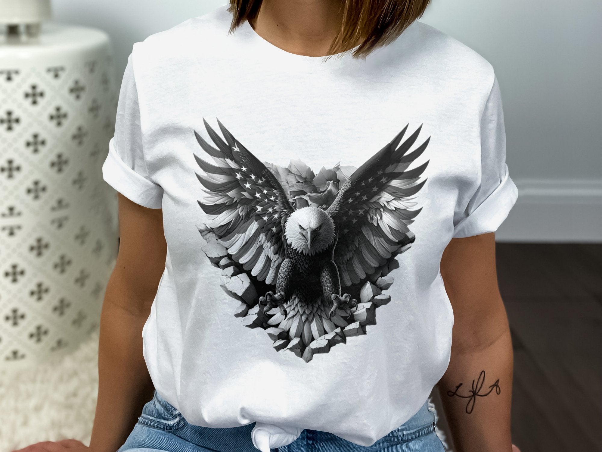 Eagle Patriot - Coloured Gildan T-Shirt Realistic Animal Talisman Unisex Tee Graphic Design