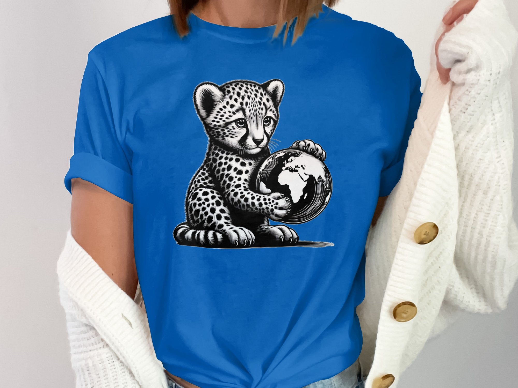 Cheetah World - Coloured Gildan T-Shirt Realistic Animal Talisman Unisex Cute Tee Graphic Design