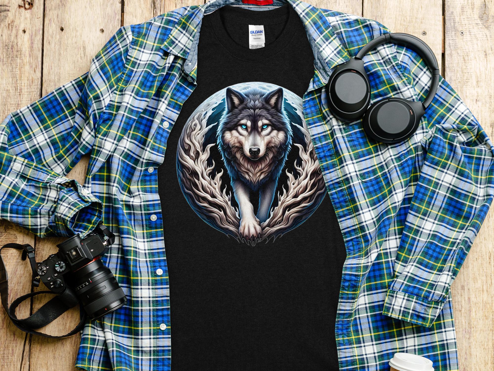 Moon Wolf - T-Shirt Realistic Full Colour Animal Talisman Unisex Mythology Tee Gildan Graphic Design