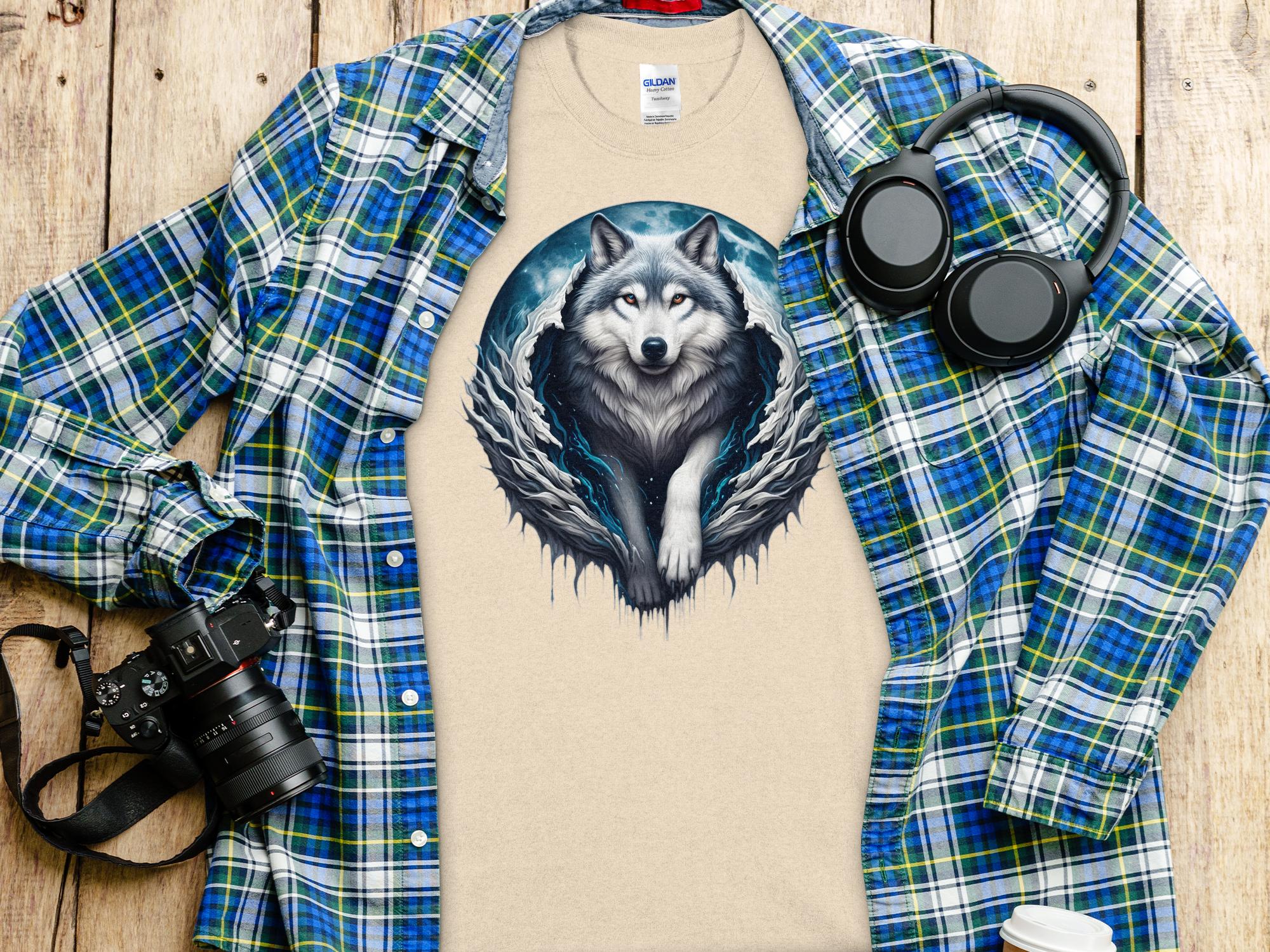 Moon Wolf - T-Shirt Realistic Full Colour Animal Talisman Unisex Mythology Tee Gildan Graphic Design