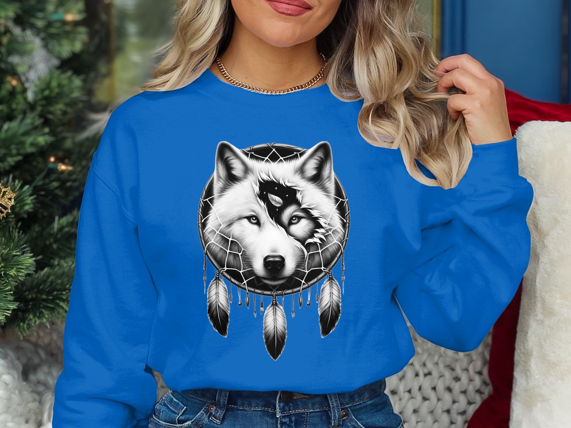 Dreamcatcher Wolf - Coloured Gildan Sweatshirt Realistic Native American Talisman Unisex Mythology Tee Graphic Design