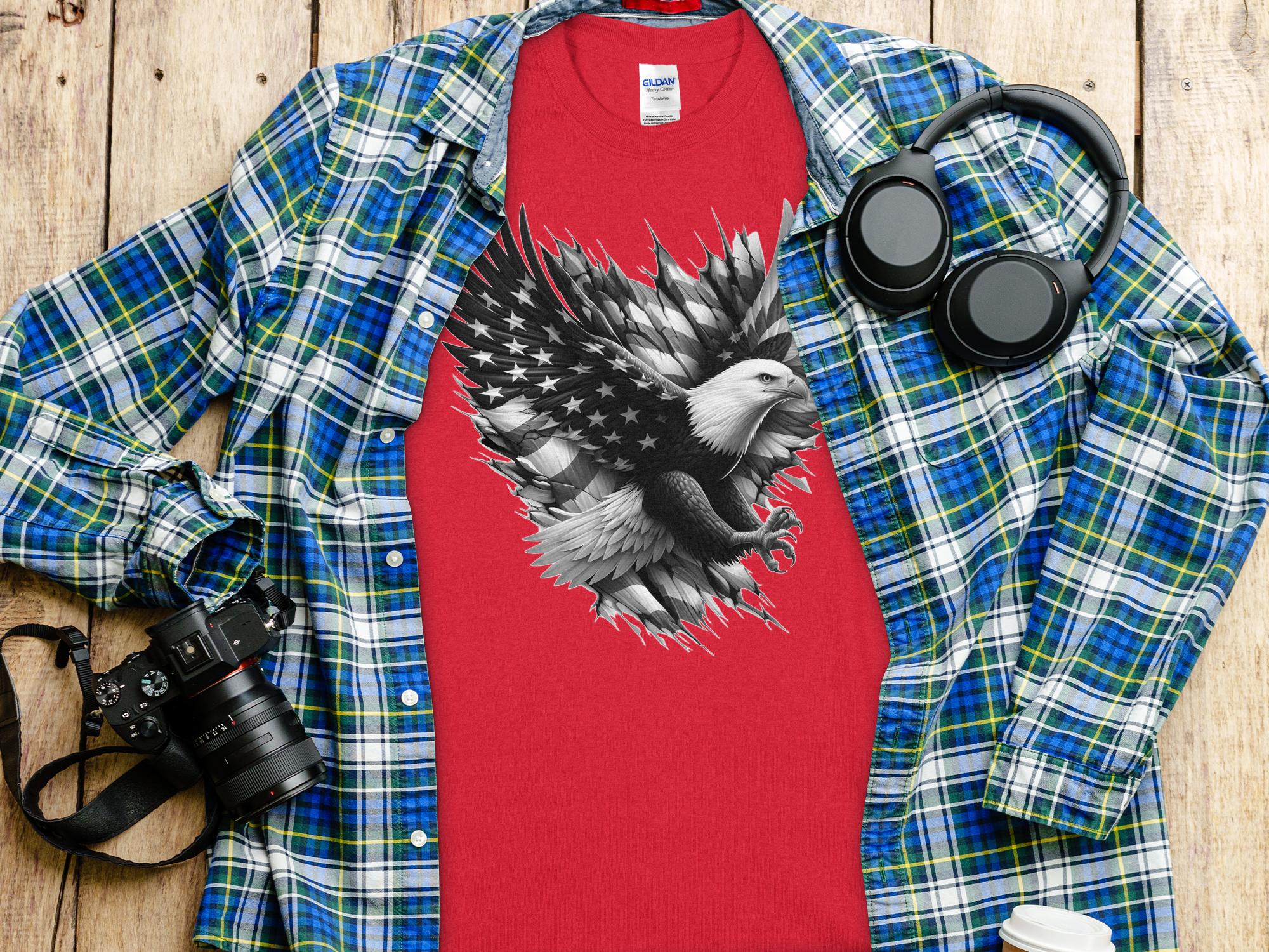 Eagle Patriot - Coloured Gildan T-Shirt Realistic Animal Talisman Unisex Tee Graphic Design