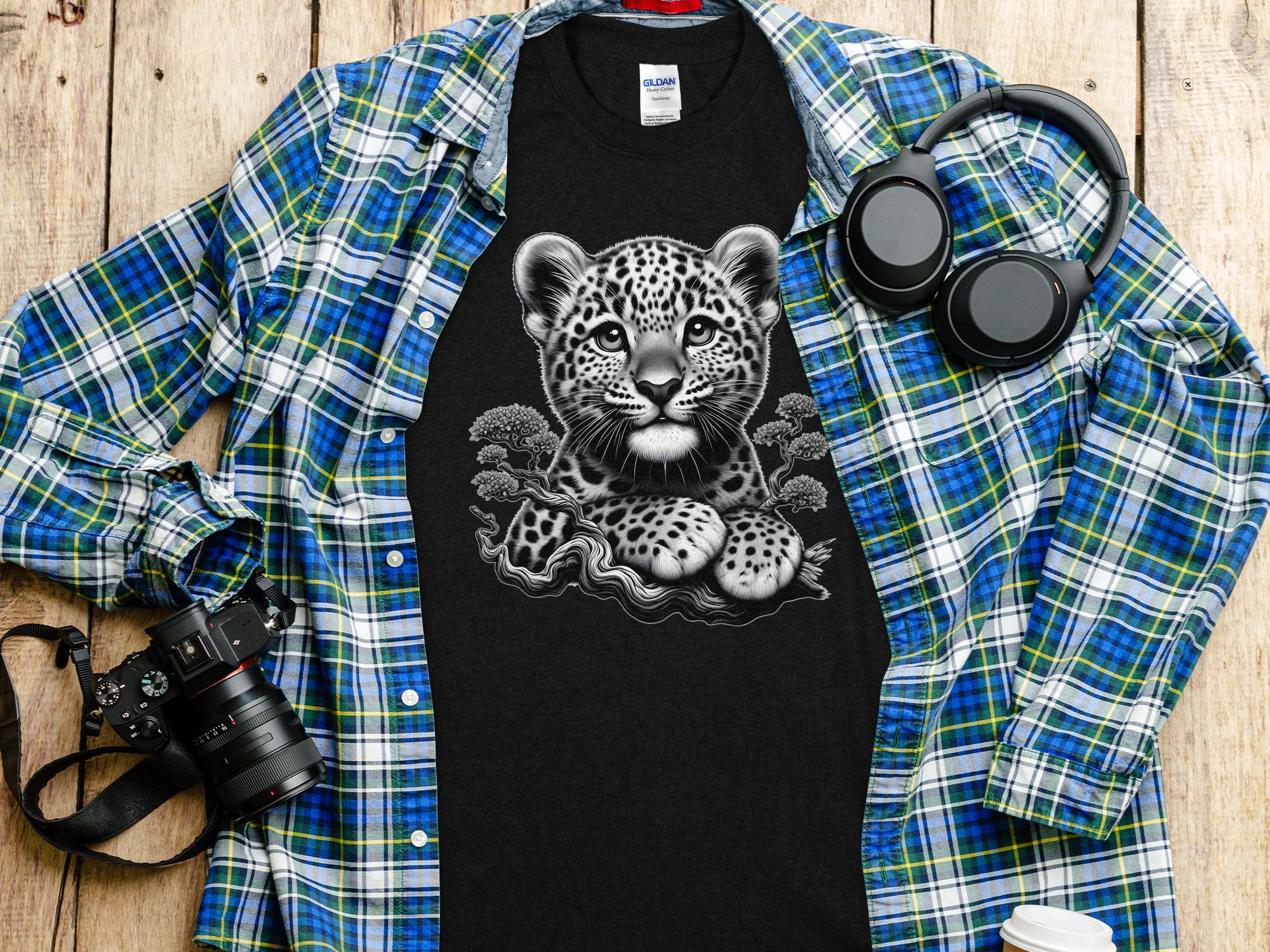 Leopard Bonsai - Coloured Gildan T-Shirt Realistic Animal Talisman Unisex Cute Tee Graphic Design