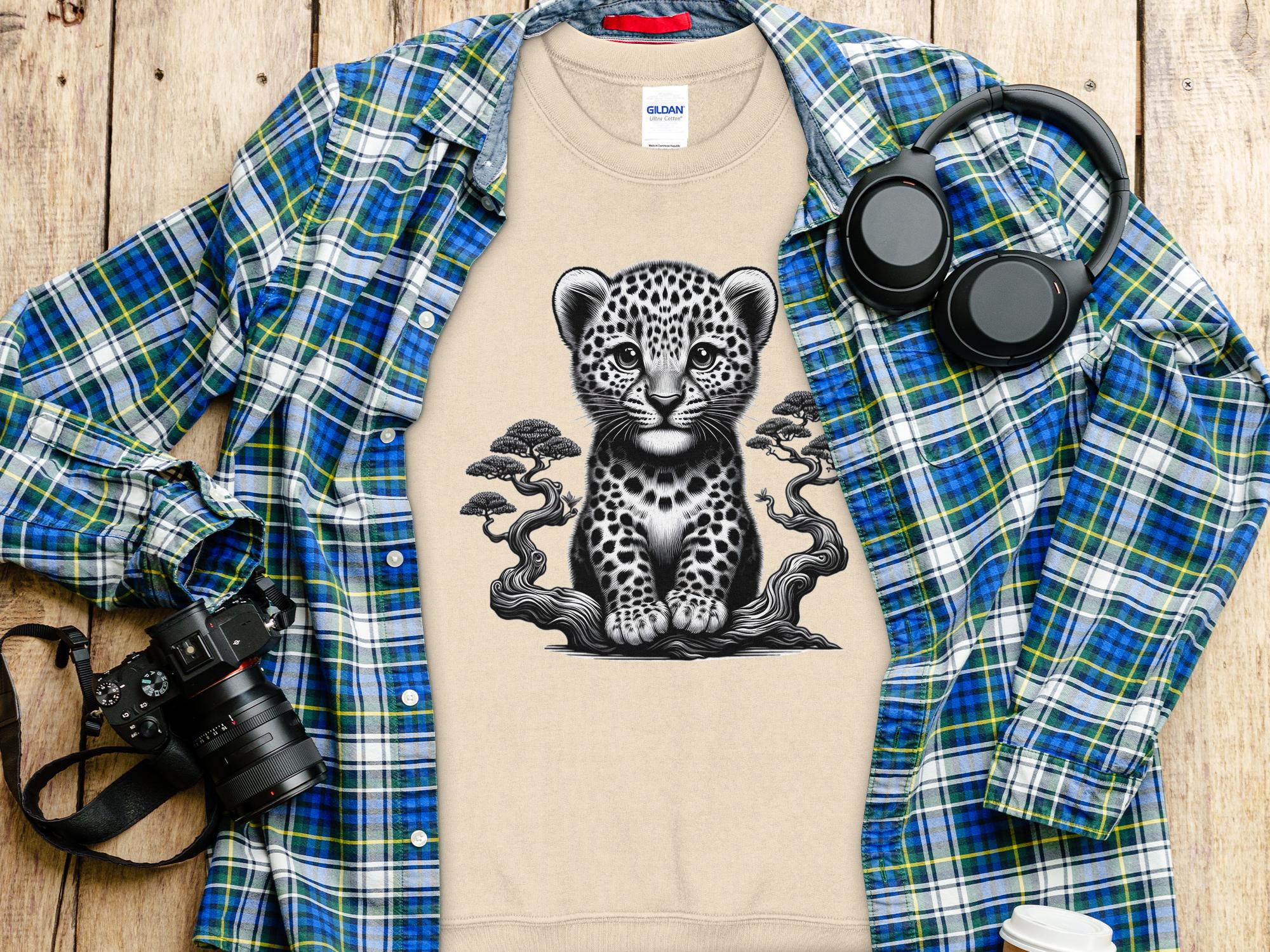 Leopard Bonsai - Coloured Gildan Sweatshirt Realistic Animal Talisman Unisex Cute Tee Graphic Design