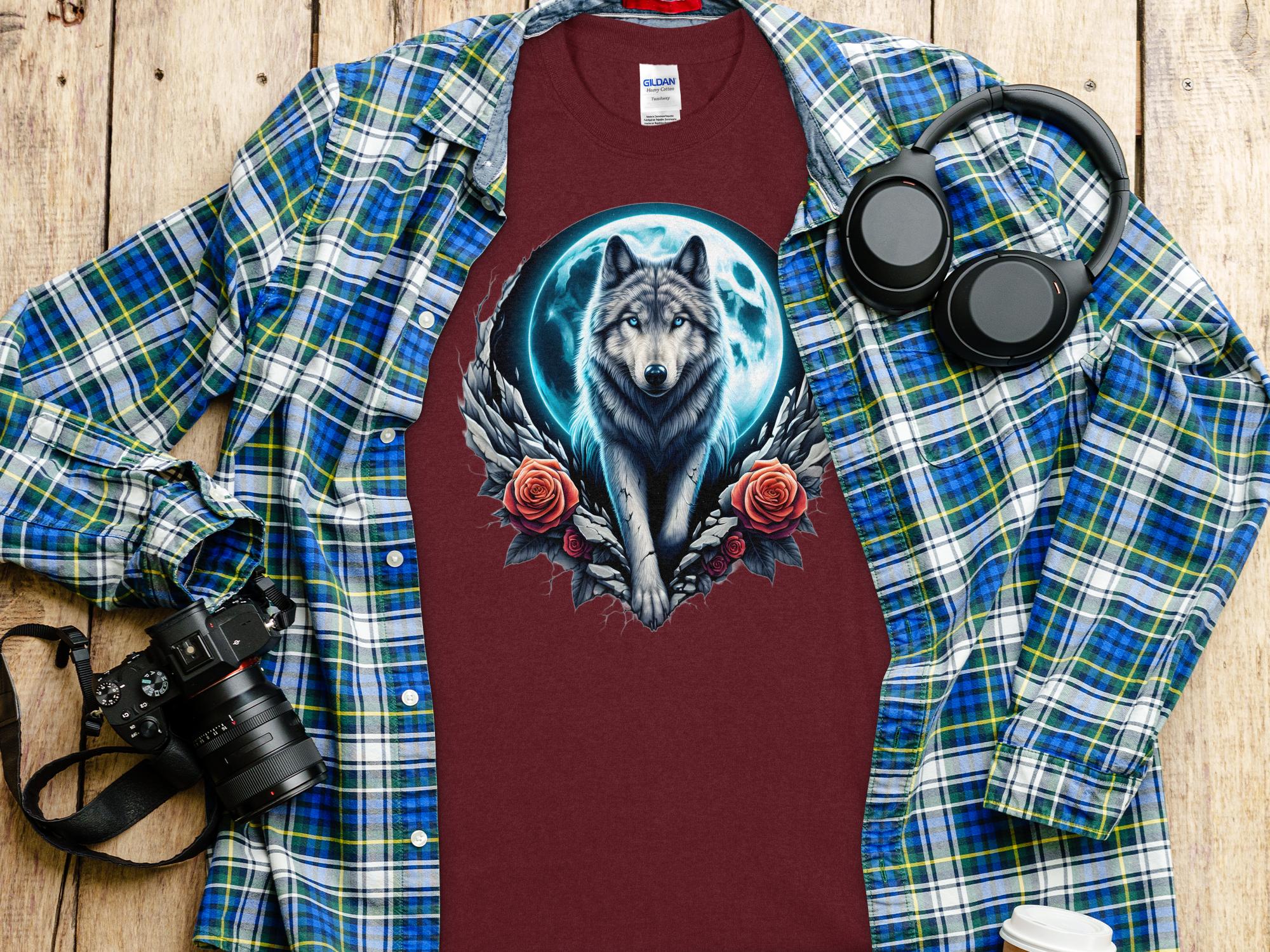 Moon Wolf - T-Shirt Realistic Full Colour Animal Talisman Unisex Mythology Tee Gildan Graphic Design