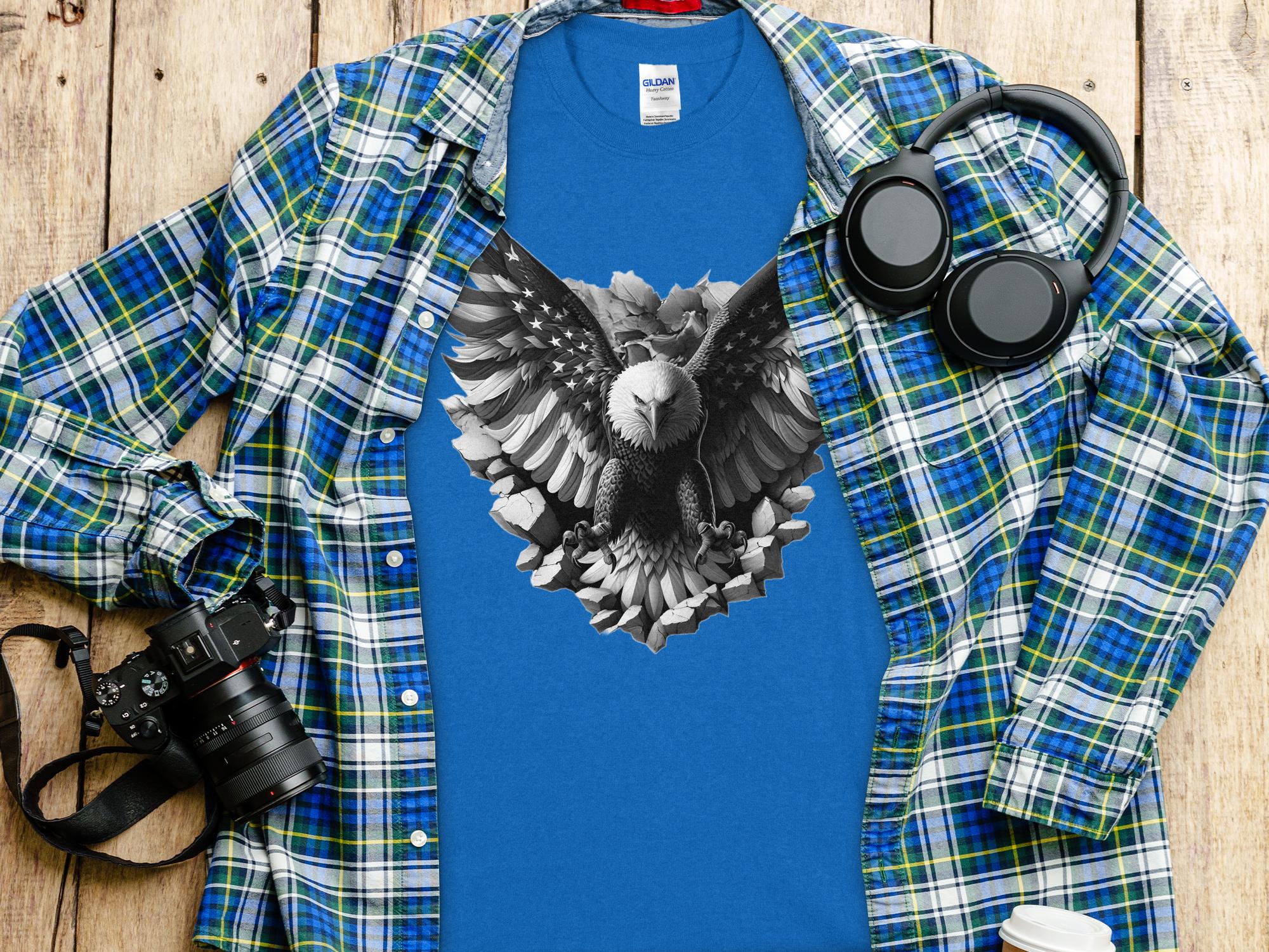 Eagle Patriot - Coloured Gildan T-Shirt Realistic Animal Talisman Unisex Tee Graphic Design