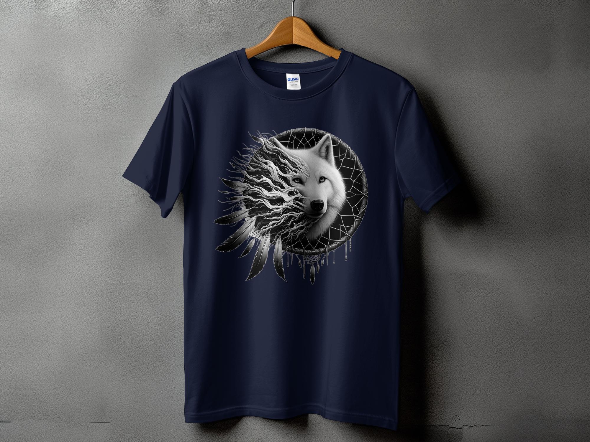 Dreamcatcher Wolf - Coloured Gildan T-Shirt Realistic Native American Talisman Unisex Mythology Tee Graphic Design