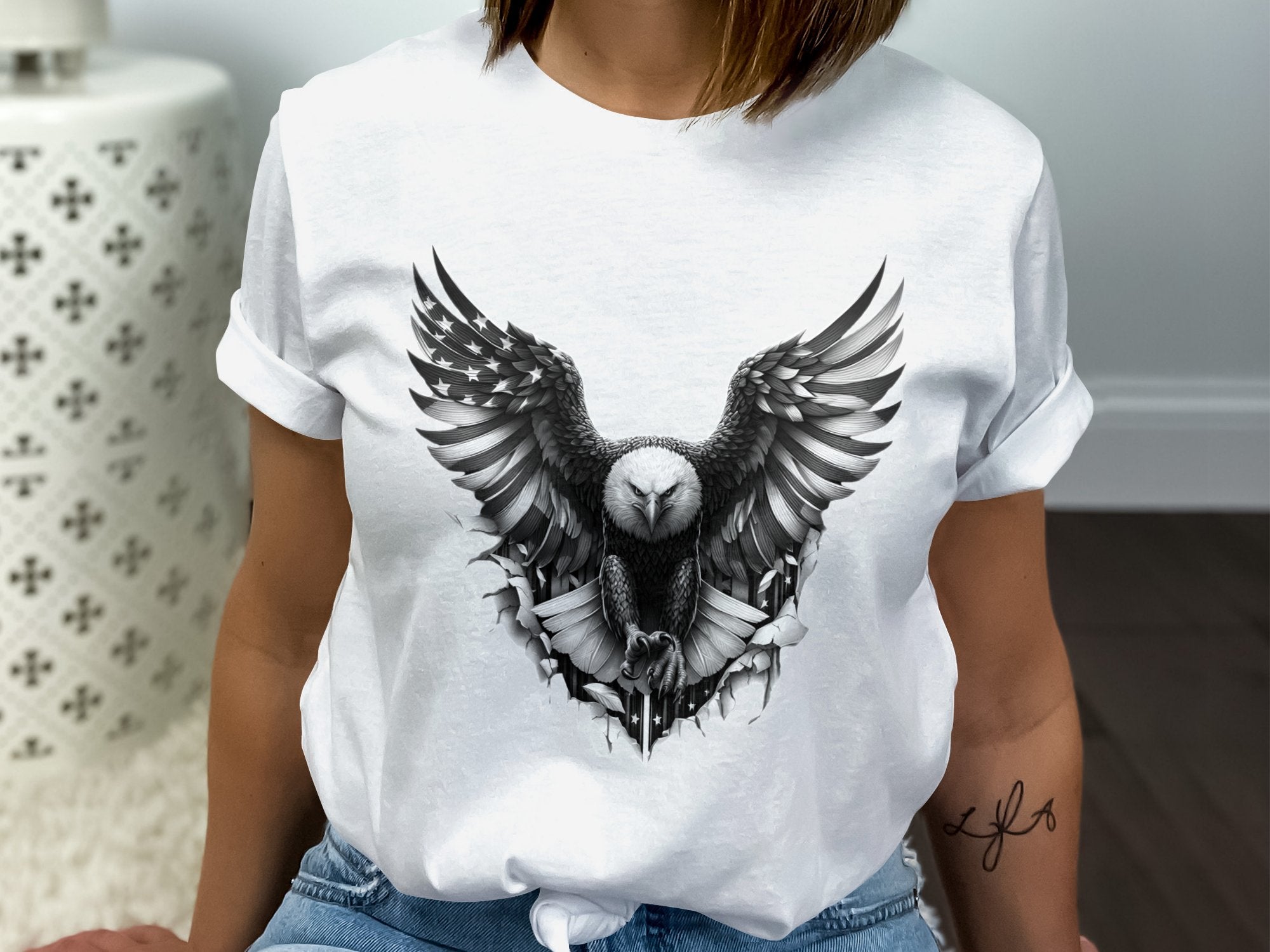 Eagle Patriot - Coloured Gildan T-Shirt Realistic Animal Talisman Unisex Tee Graphic Design