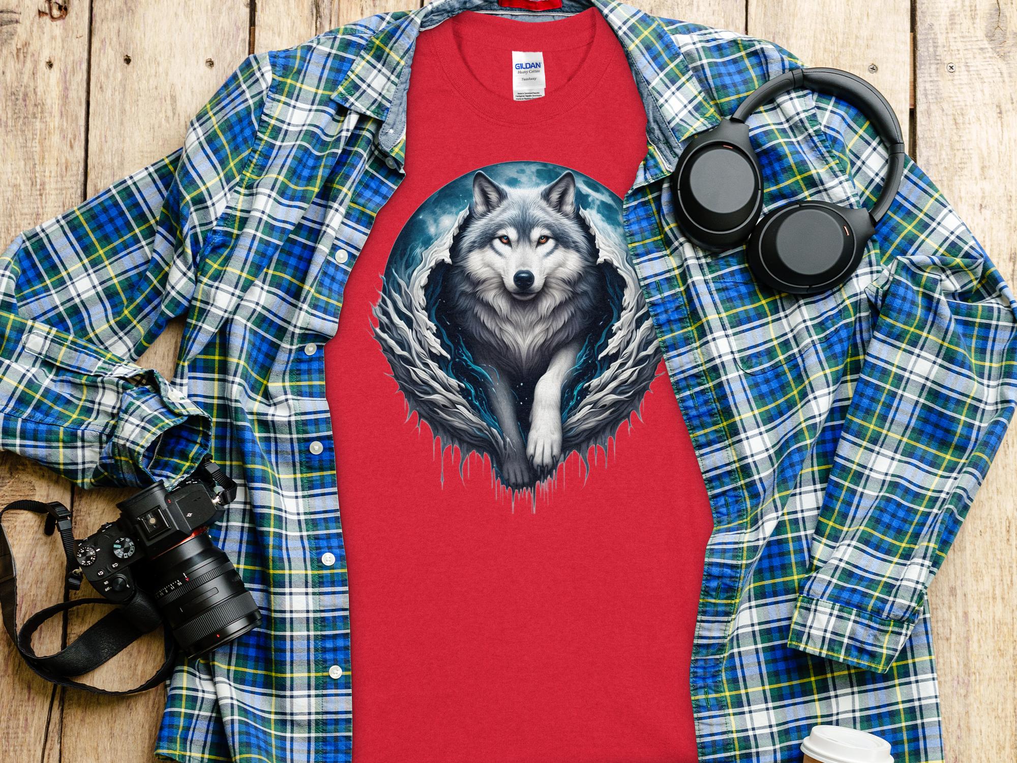 Moon Wolf - T-Shirt Realistic Full Colour Animal Talisman Unisex Mythology Tee Gildan Graphic Design