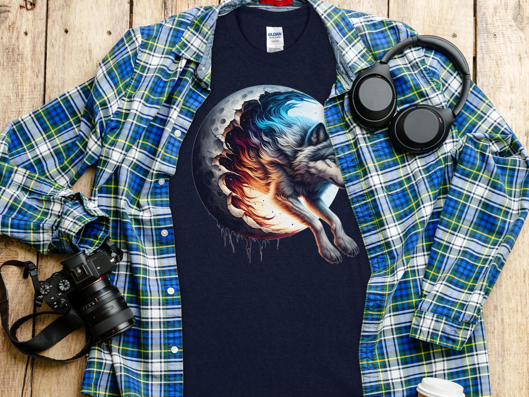 Moon Wolf - T-Shirt Realistic Full Colour Animal Talisman Unisex Mythology Tee Gildan Graphic Design