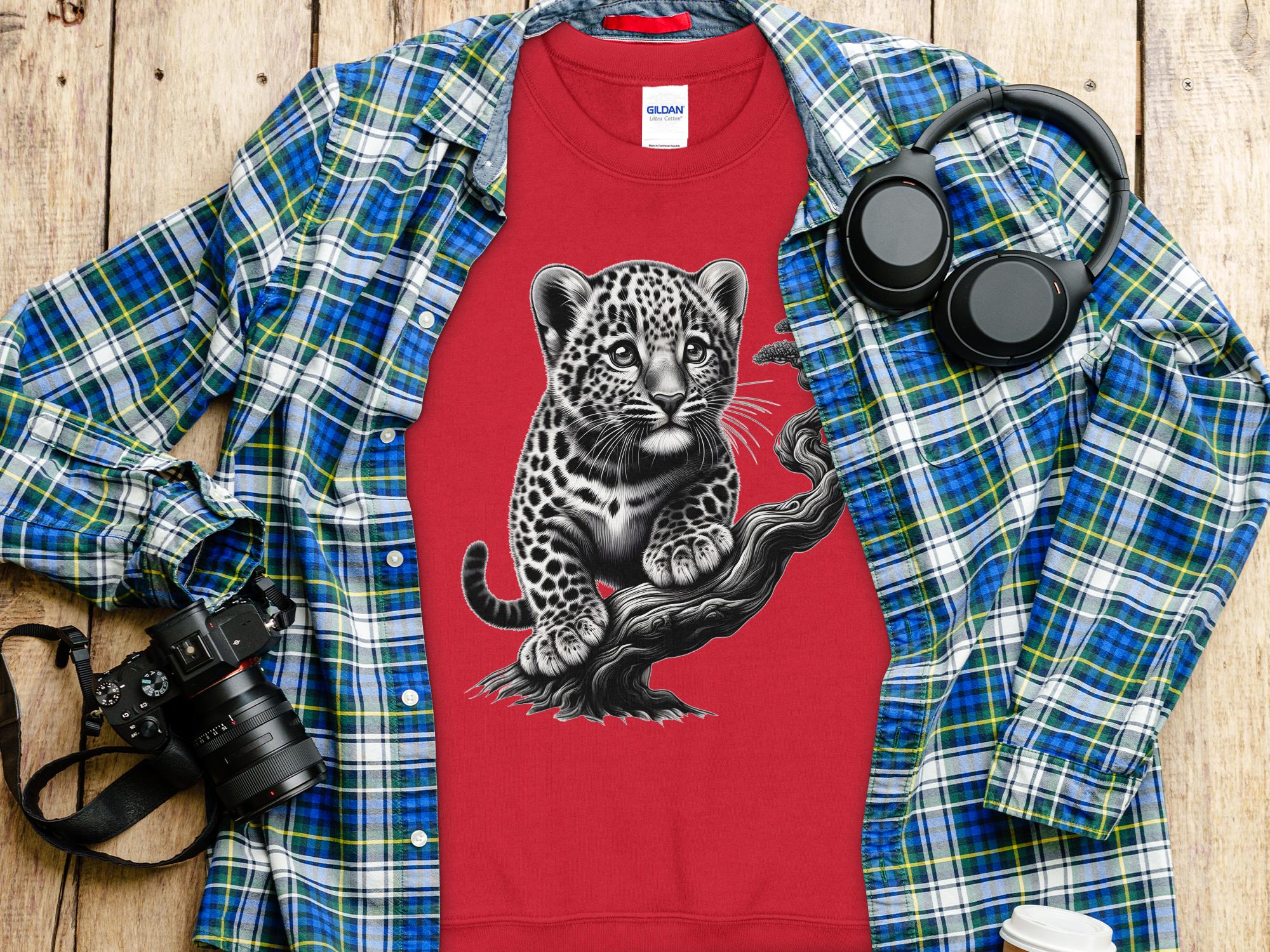 Leopard Bonsai - Coloured Gildan Sweatshirt Realistic Animal Talisman Unisex Cute Tee Graphic Design