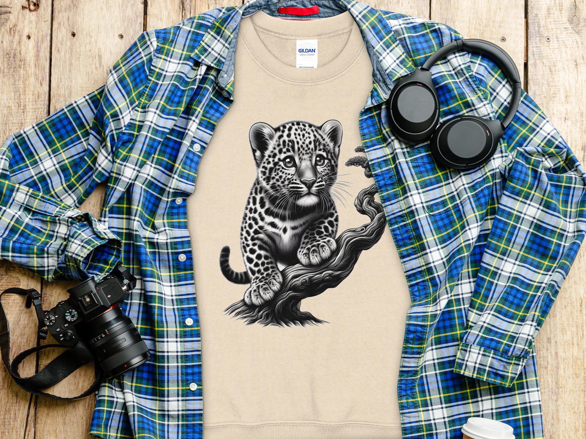 Leopard Bonsai - Coloured Gildan Sweatshirt Realistic Animal Talisman Unisex Cute Tee Graphic Design