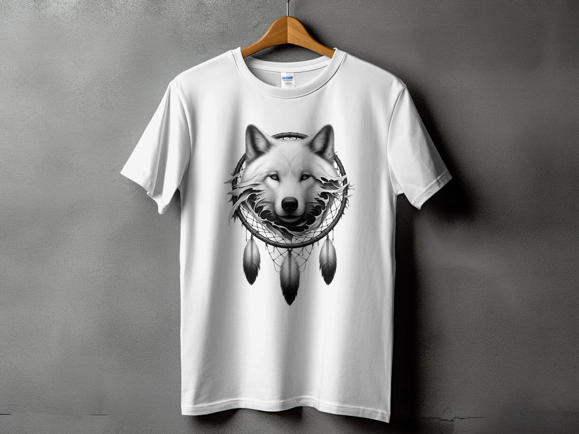 Dreamcatcher Wolf - Coloured Gildan T-Shirt Realistic Native American Talisman Unisex Mythology Tee Graphic Design