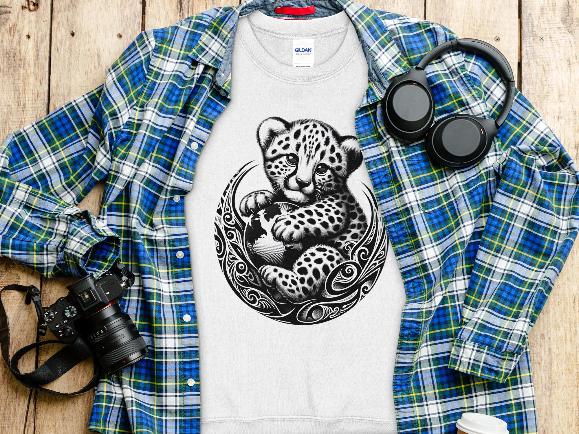 Cheetah World - Coloured Gildan Sweatshirt Realistic Animal Talisman Unisex Cute Tee Graphic Design