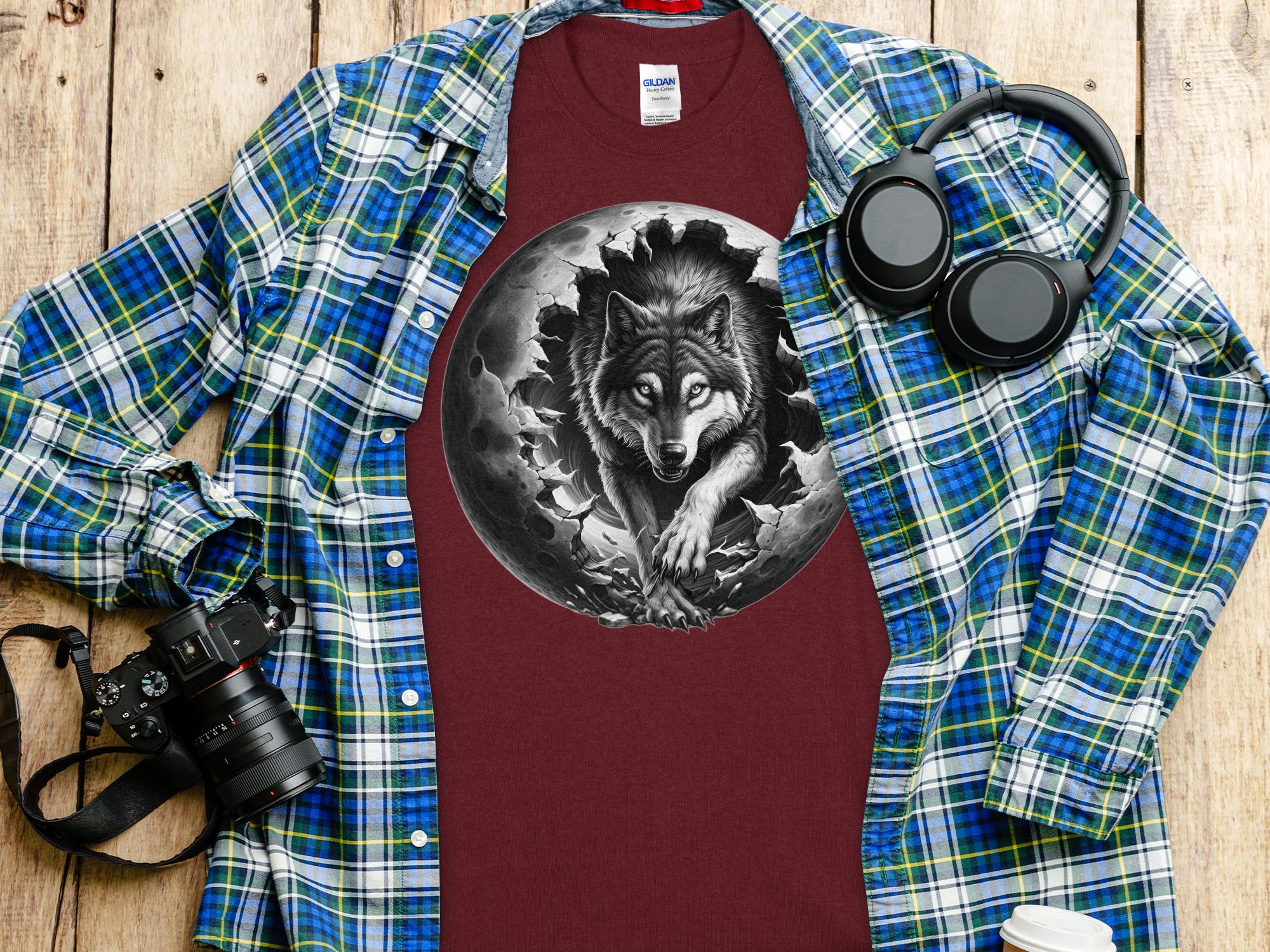 Moon Wolf - Coloured Gildan T-Shirt Realistic Animal Talisman Unisex Mythology Tee Graphic Design