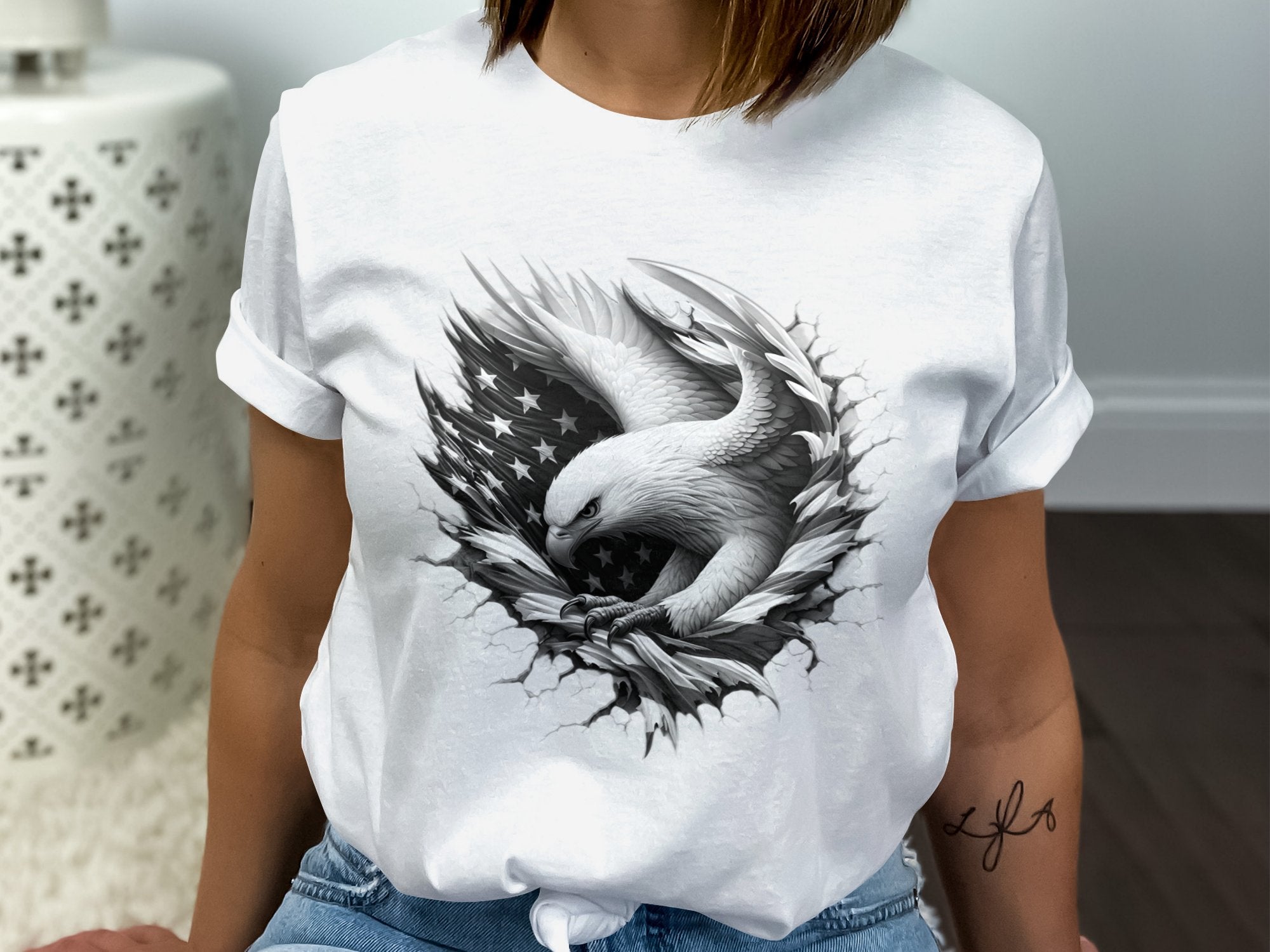 Eagle Patriot - Coloured Gildan T-Shirt Realistic Animal Talisman Unisex Tee Graphic Design