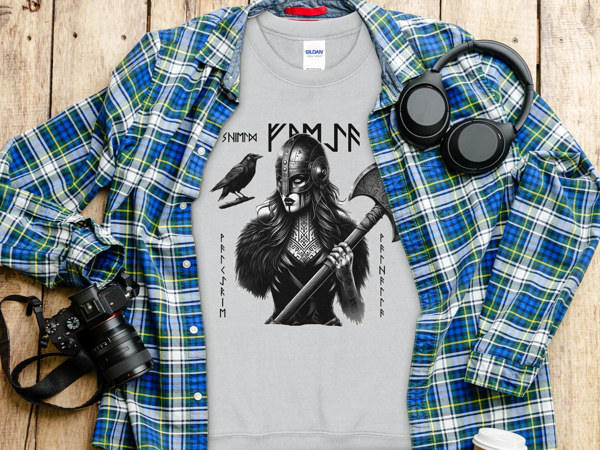 Viking Shield Maiden - Coloured Gildan Sweatshirt Realistic Norse Talisman Men Women Unisex Valhalla Tee Graphic Design