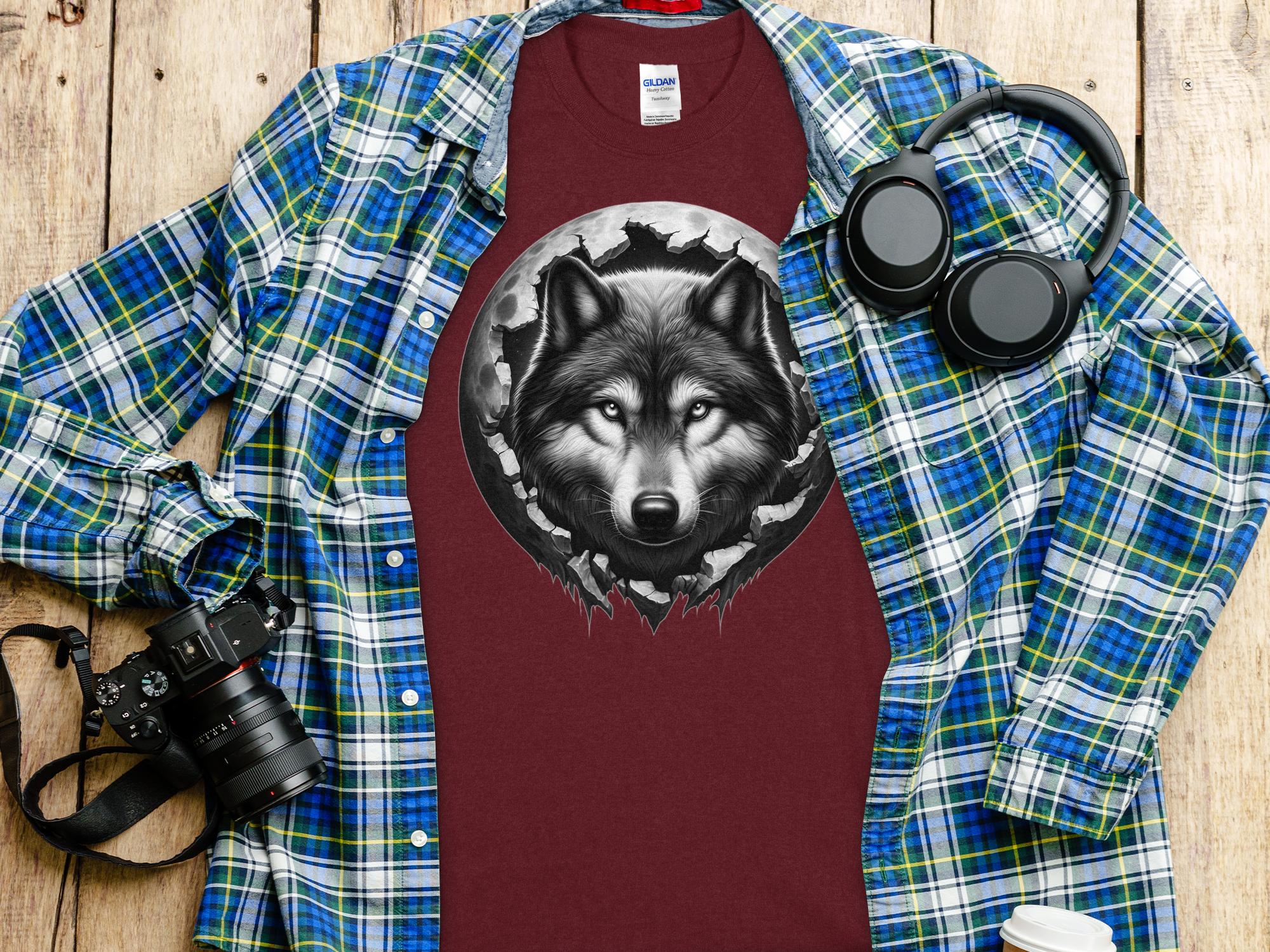 Moon Wolf - Coloured Gildan T-Shirt Realistic Animal Talisman Unisex Mythology Tee Graphic Design