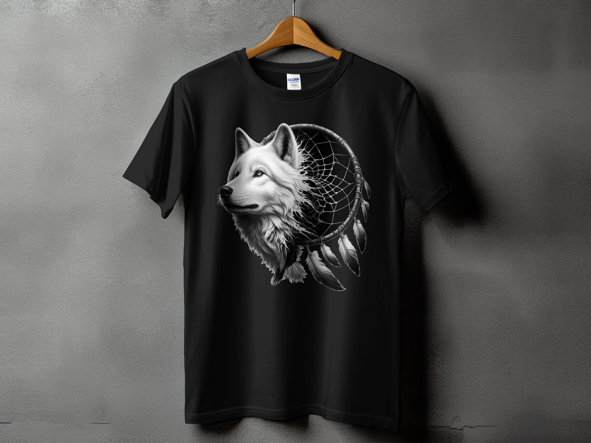 Dreamcatcher Wolf - Coloured Gildan T-Shirt Realistic Native American Talisman Unisex Mythology Tee Graphic Design