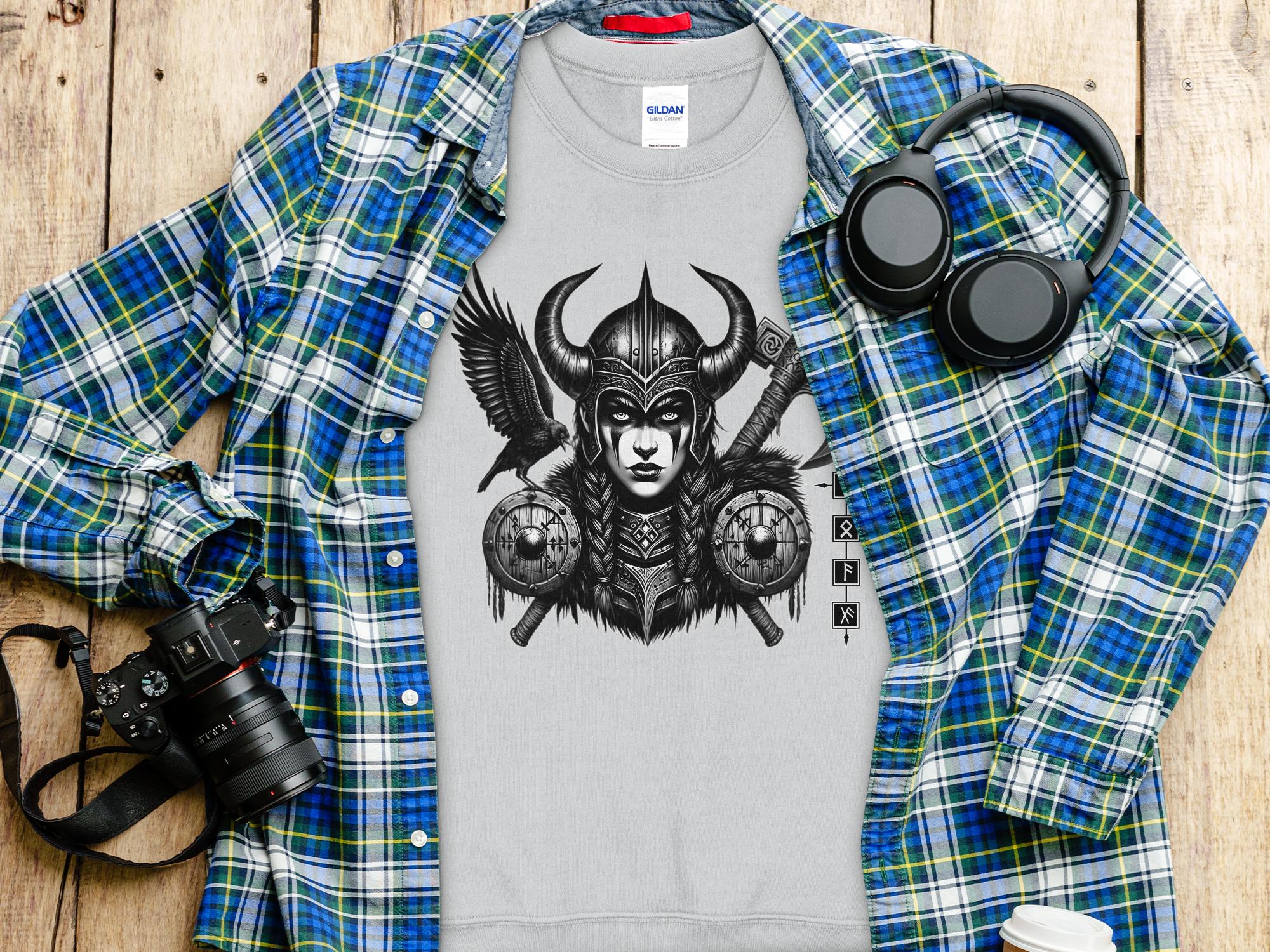 Viking Shield Maiden - Coloured Gildan Sweatshirt Realistic Norse Talisman Men Women Unisex Valhalla Tee Graphic Design