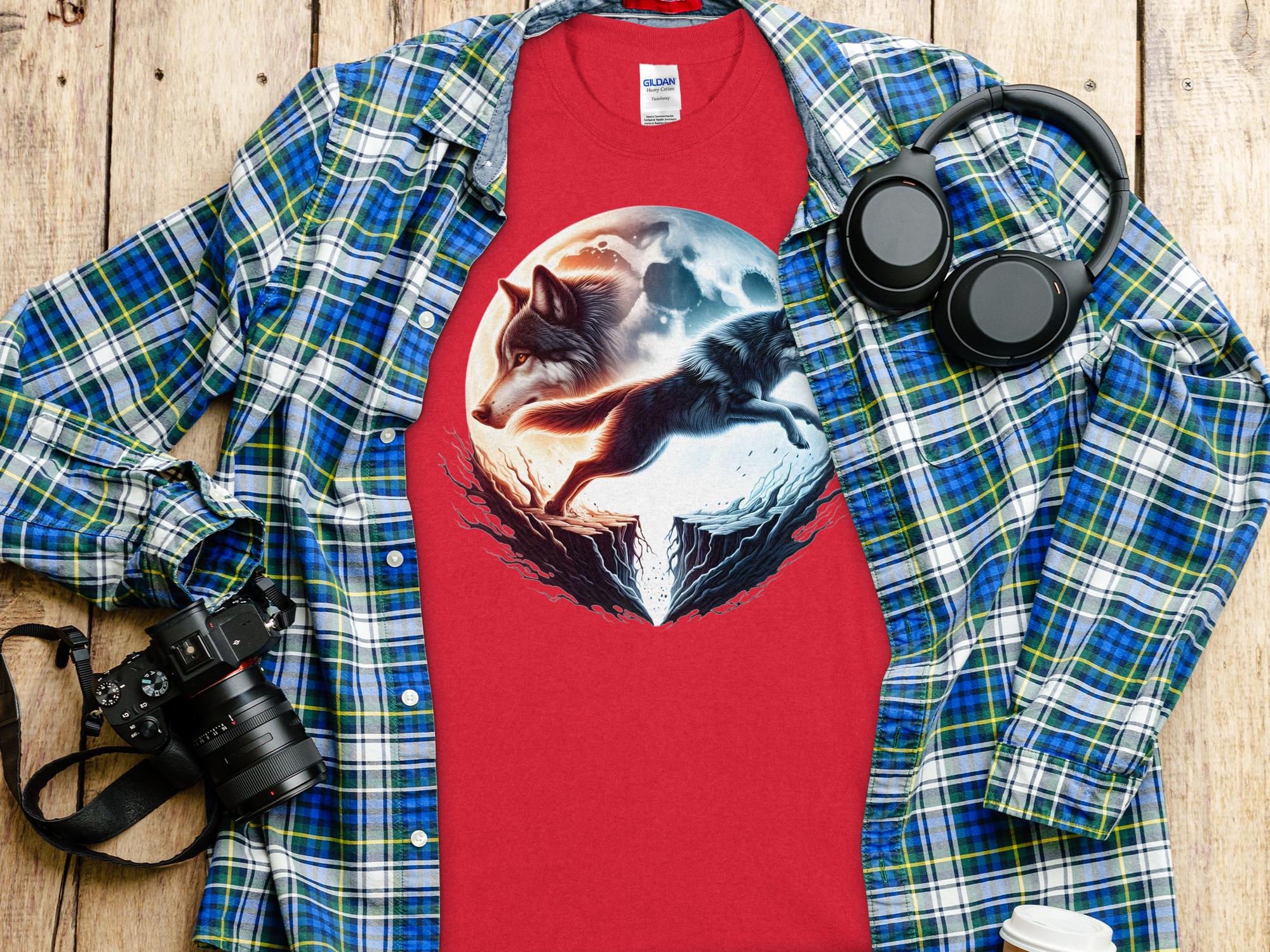 Moon Wolf - T-Shirt Realistic Full Colour Animal Talisman Unisex Mythology Tee Gildan Graphic Design