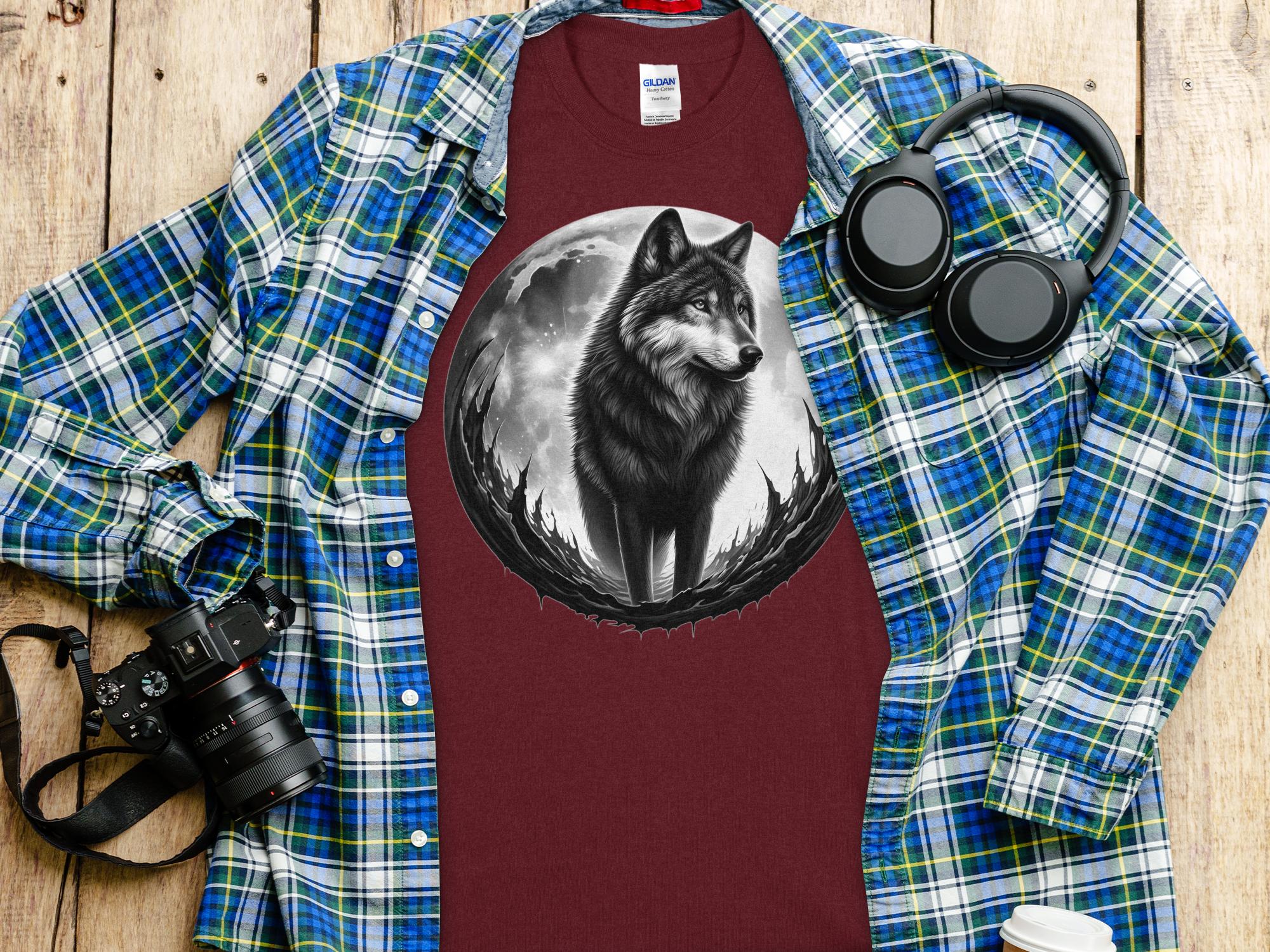 Moon Wolf - Coloured Gildan T-Shirt Realistic Animal Talisman Unisex Mythology Tee Graphic Design