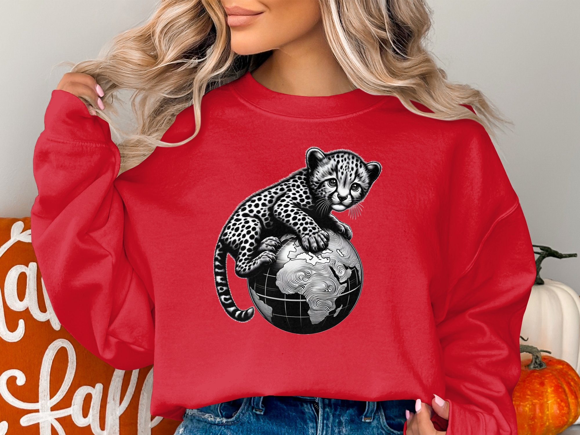 Cheetah World - Coloured Gildan Sweatshirt Realistic Animal Talisman Unisex Cute Tee Graphic Design