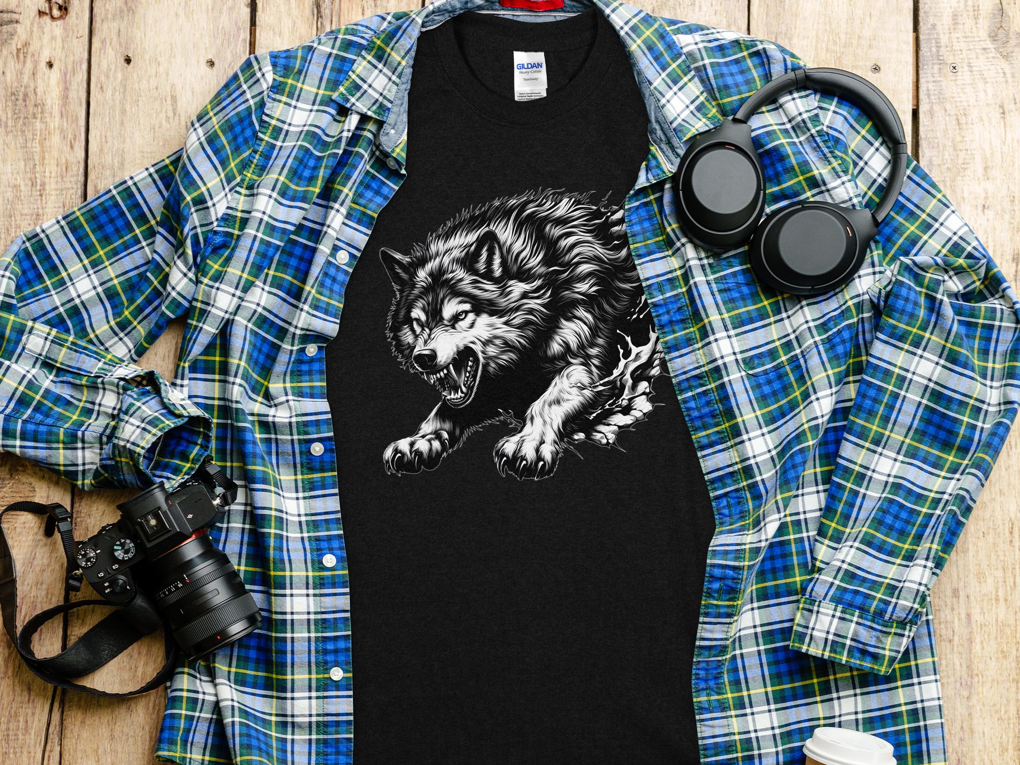 Wolf Tribal - Black White Gildan T-Shirt Realistic Animal Talisman Unisex Tee Graphic Design