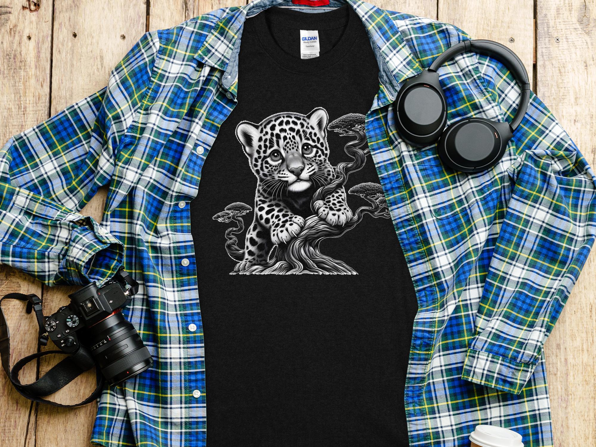 Leopard Bonsai - Coloured Gildan T-Shirt Realistic Animal Talisman Unisex Cute Tee Graphic Design