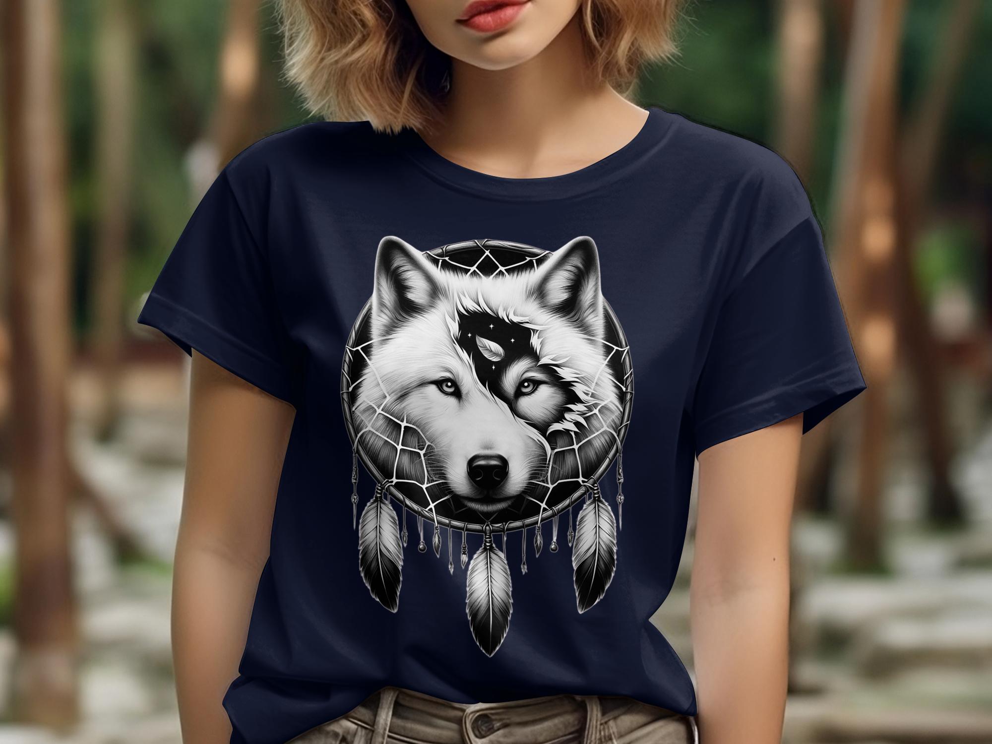 Dreamcatcher Wolf - Coloured Gildan T-Shirt Realistic Native American Talisman Unisex Mythology Tee Graphic Design