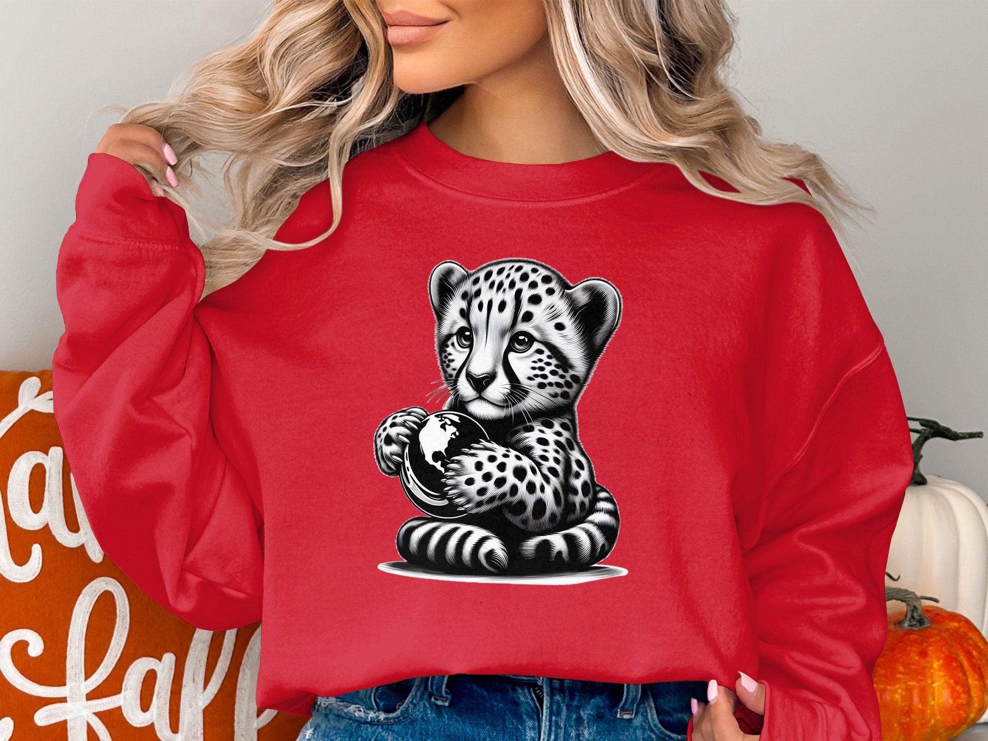 Cheetah World - Coloured Gildan Sweatshirt Realistic Animal Talisman Unisex Cute Tee Graphic Design