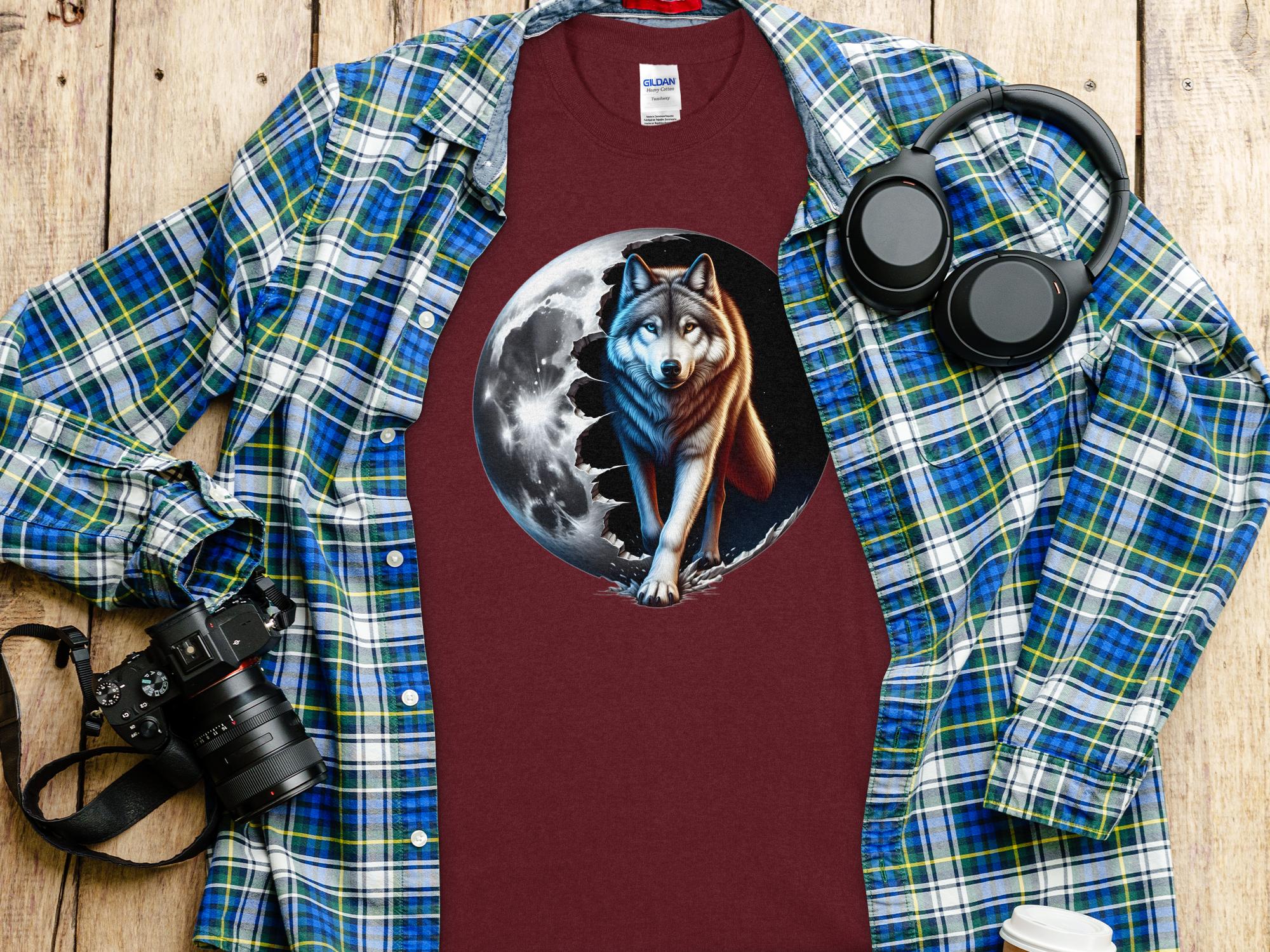 Moon Wolf - T-Shirt Realistic Full Colour Animal Talisman Unisex Mythology Tee Gildan Graphic Design