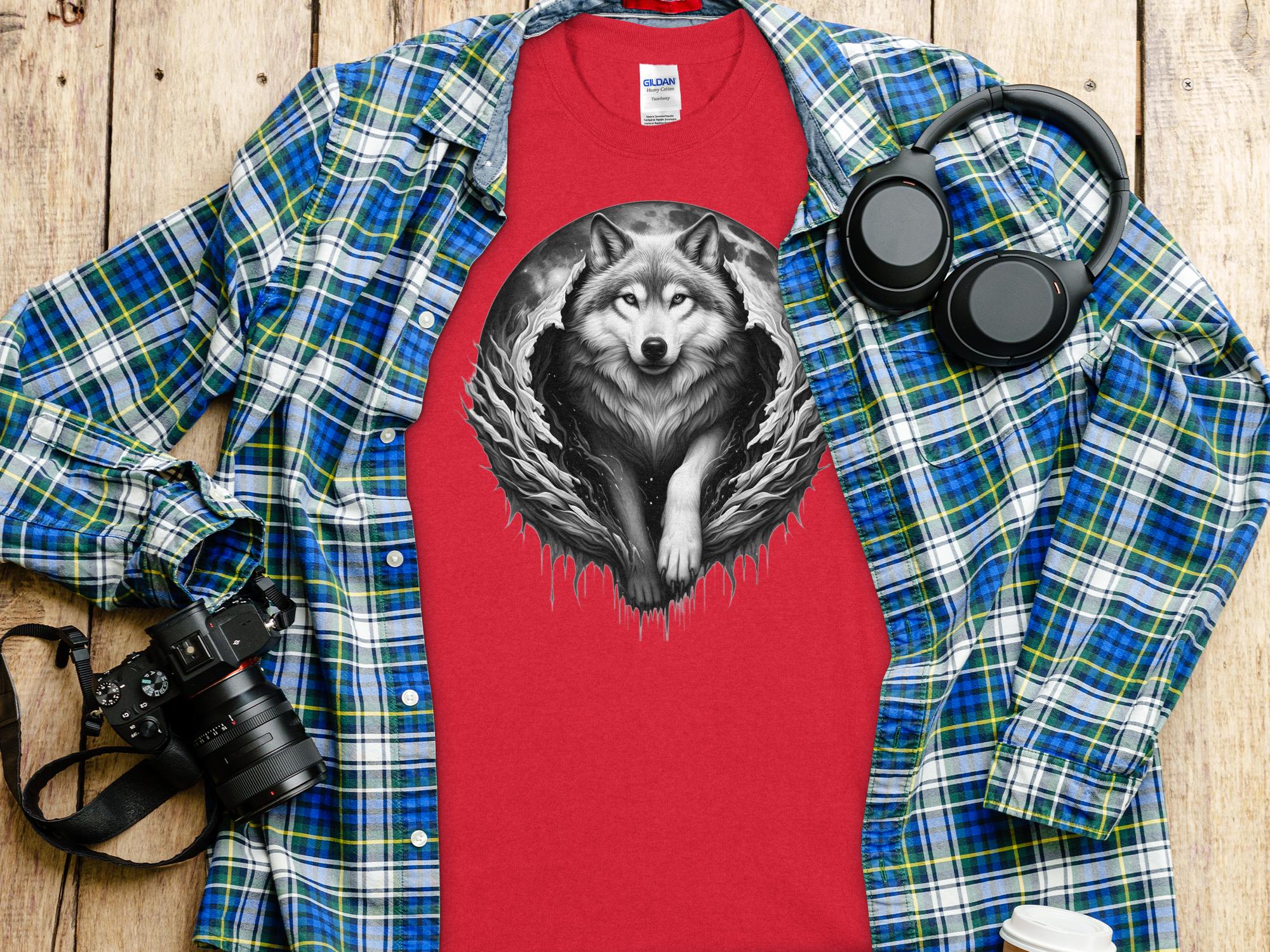 Moon Wolf - Coloured Gildan T-Shirt Realistic Animal Talisman Unisex Mythology Tee Graphic Design