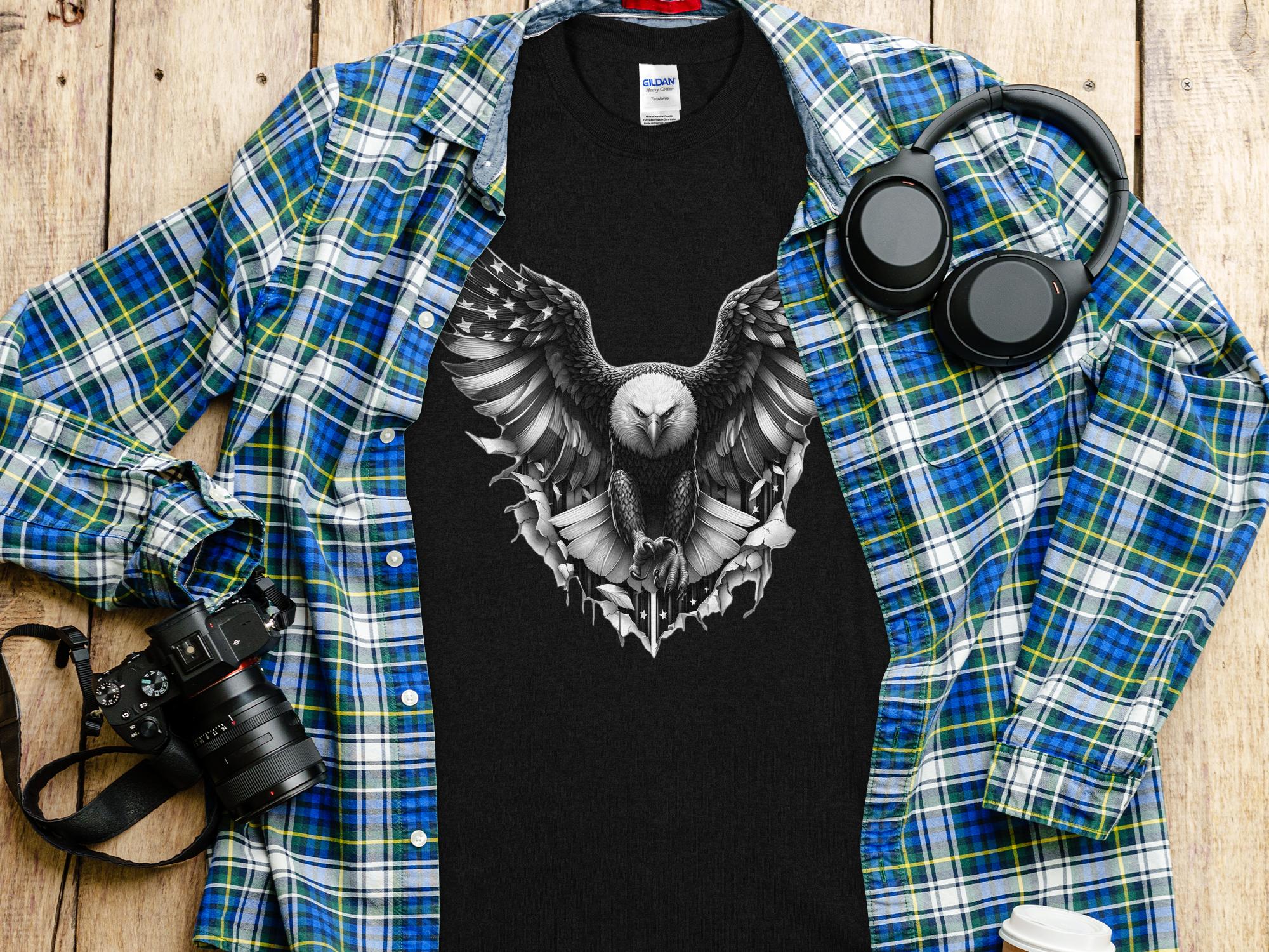 Eagle Patriot - Coloured Gildan T-Shirt Realistic Animal Talisman Unisex Tee Graphic Design