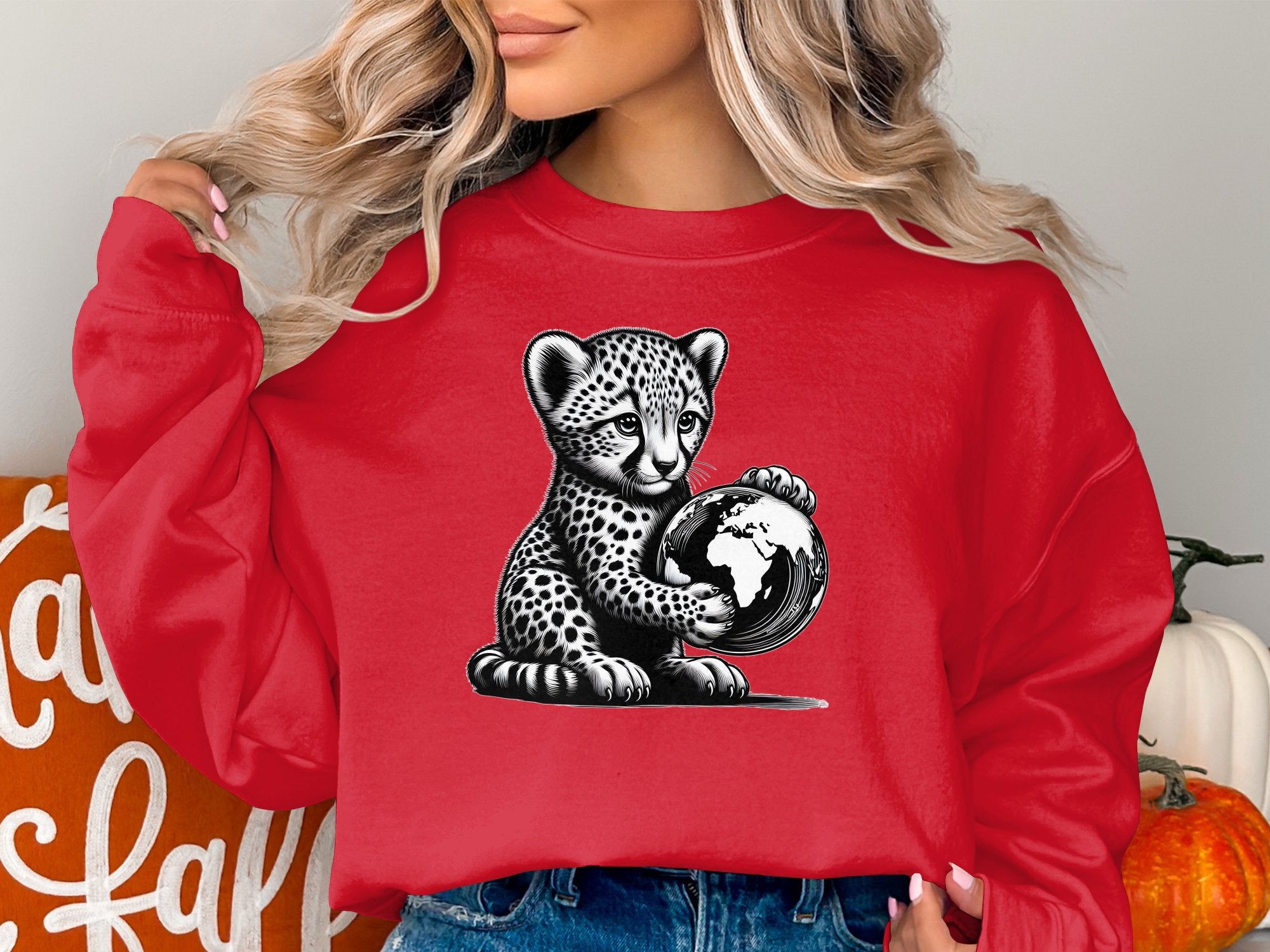 Cheetah World - Coloured Gildan Sweatshirt Realistic Animal Talisman Unisex Cute Tee Graphic Design