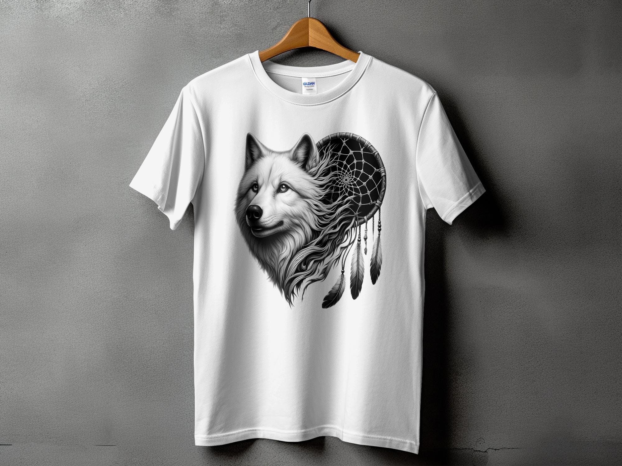 Dreamcatcher Wolf - Coloured Gildan T-Shirt Realistic Native American Talisman Unisex Mythology Tee Graphic Design