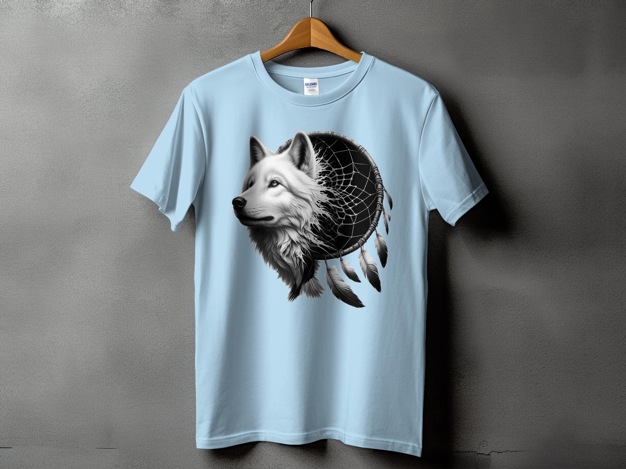 Dreamcatcher Wolf - Coloured Gildan T-Shirt Realistic Native American Talisman Unisex Mythology Tee Graphic Design