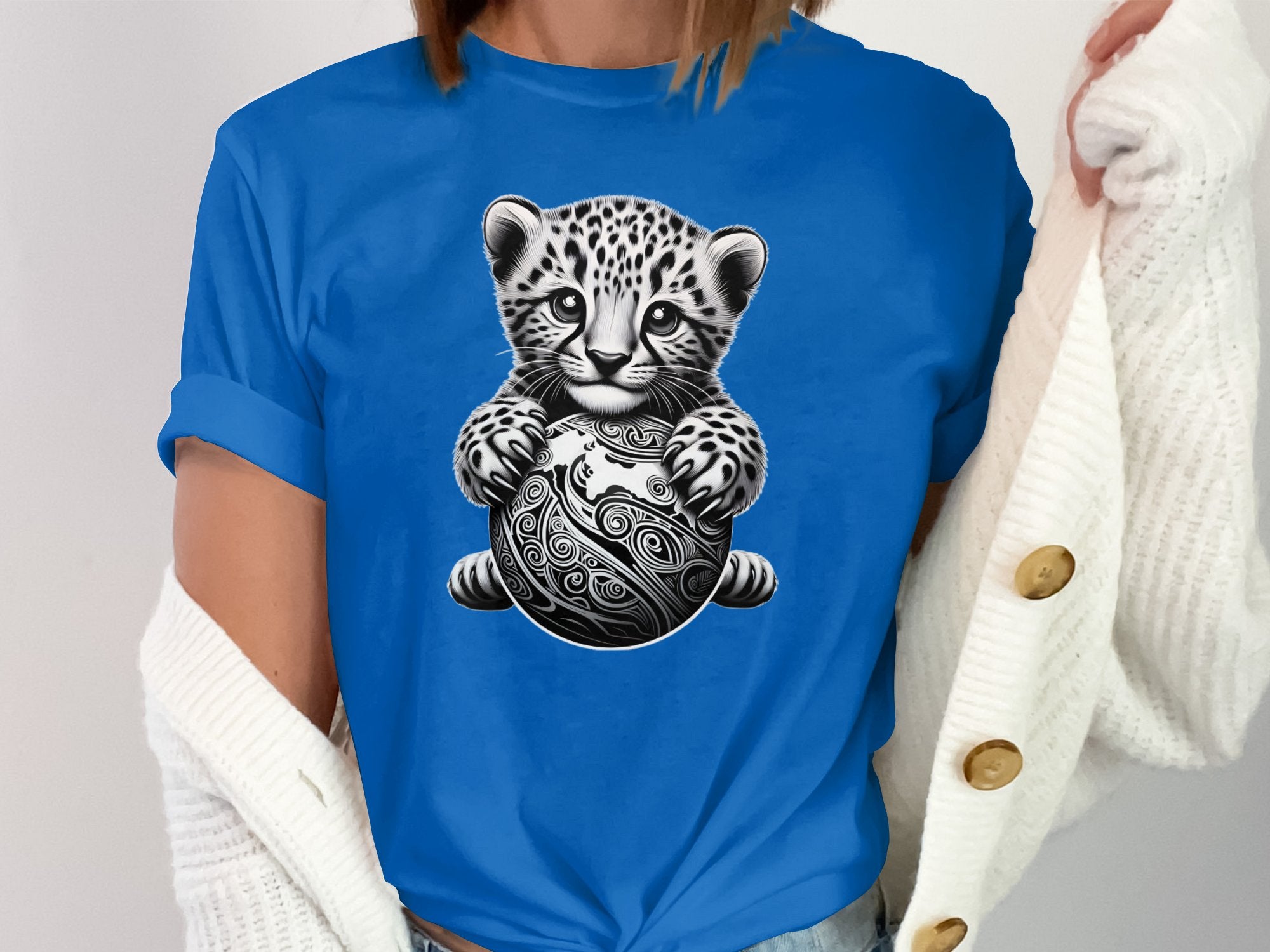 Cheetah World - Coloured Gildan T-Shirt Realistic Animal Talisman Unisex Cute Tee Graphic Design