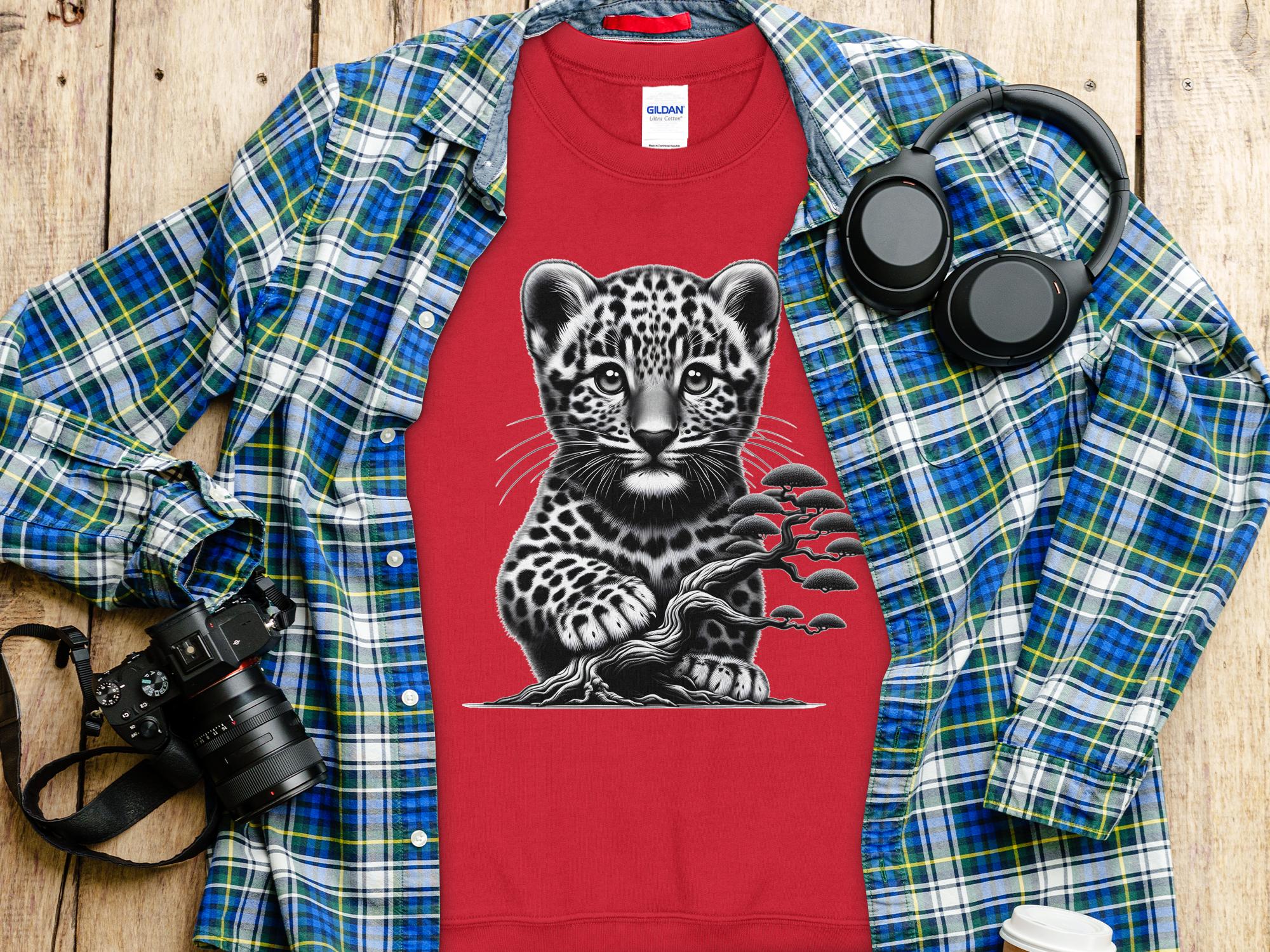 Leopard Bonsai - Coloured Gildan Sweatshirt Realistic Animal Talisman Unisex Cute Tee Graphic Design