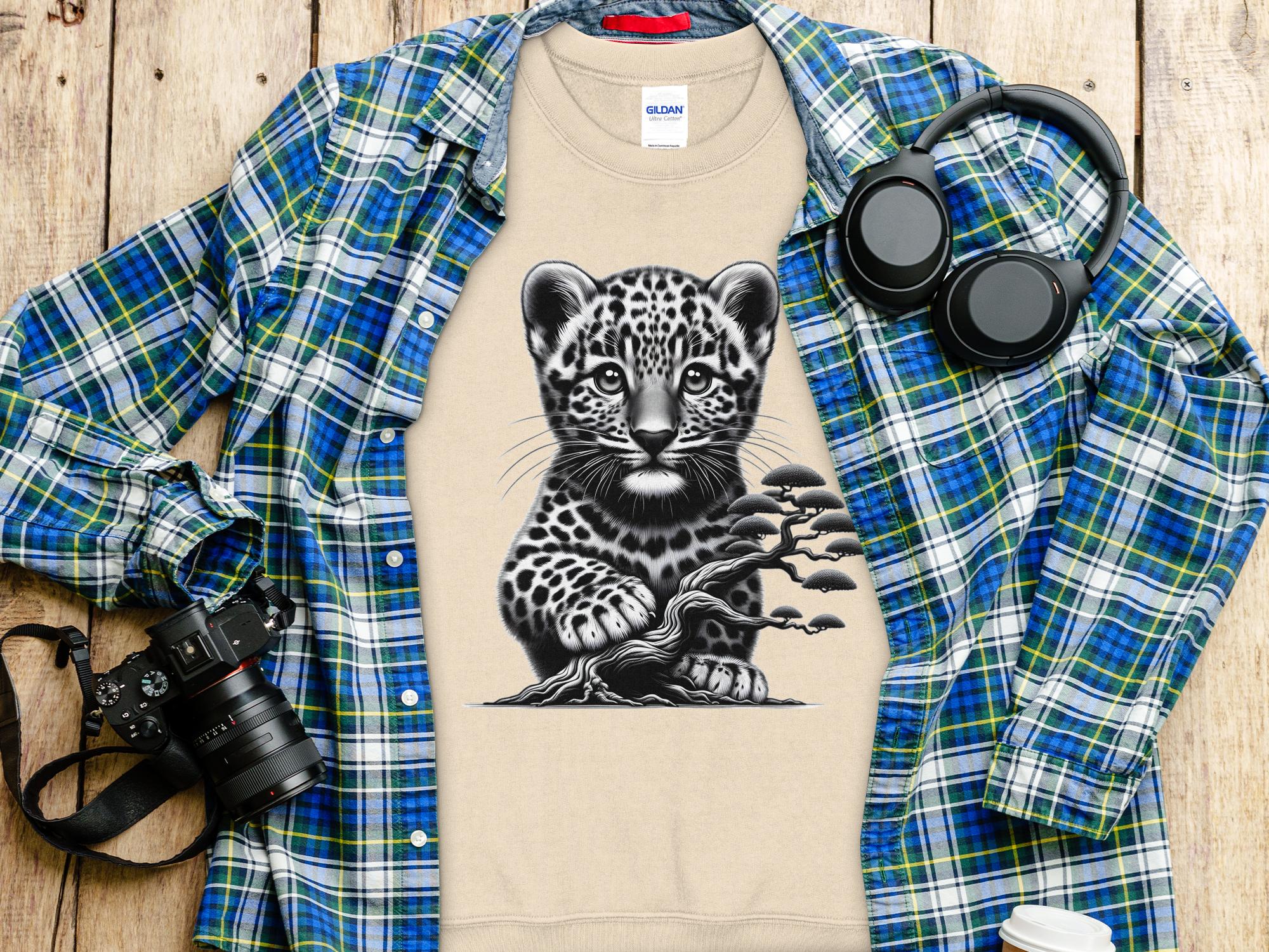 Leopard Bonsai - Coloured Gildan Sweatshirt Realistic Animal Talisman Unisex Cute Tee Graphic Design