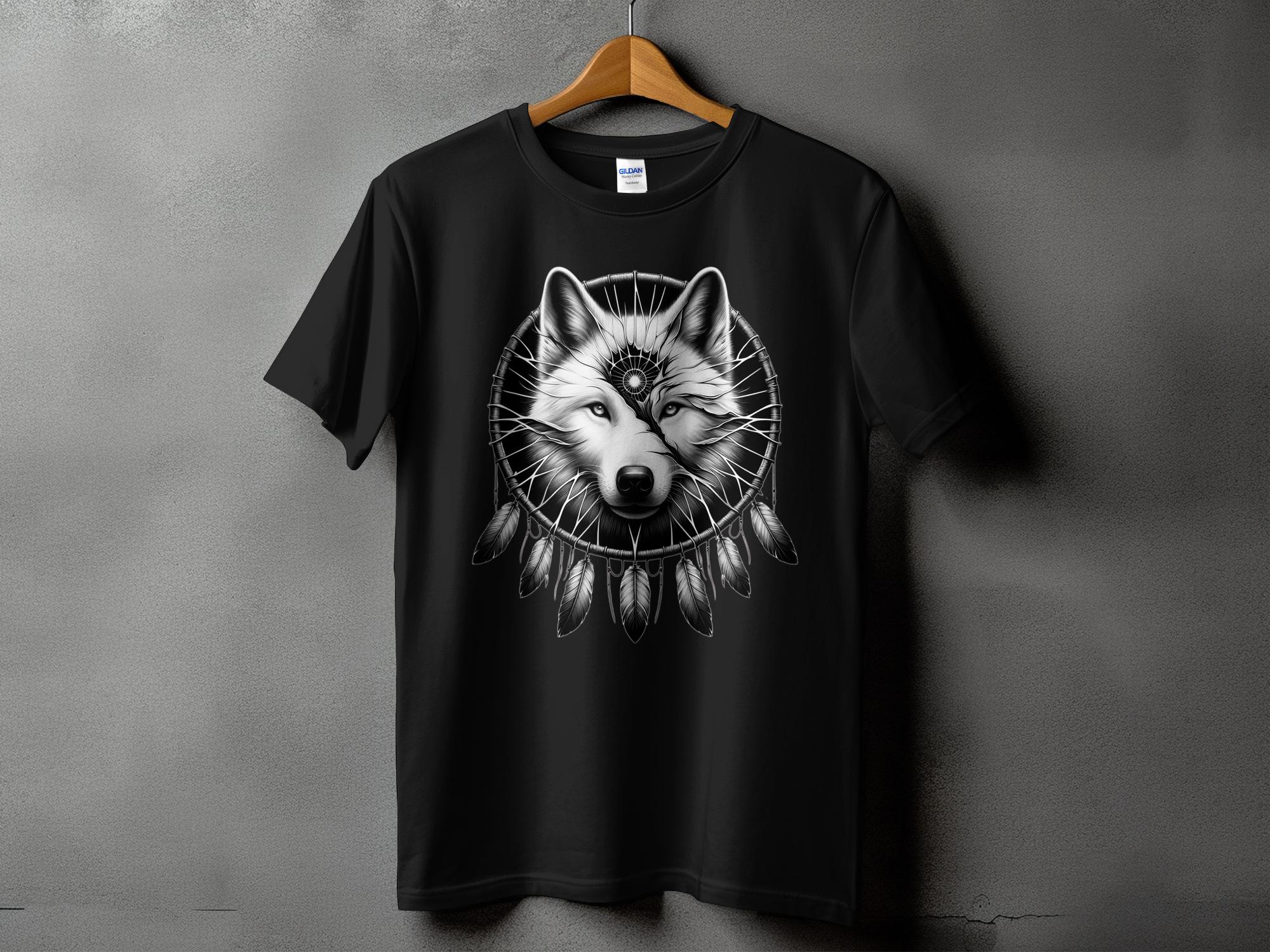 Dreamcatcher Wolf - Coloured Gildan T-Shirt Realistic Native American Talisman Unisex Mythology Tee Graphic Design