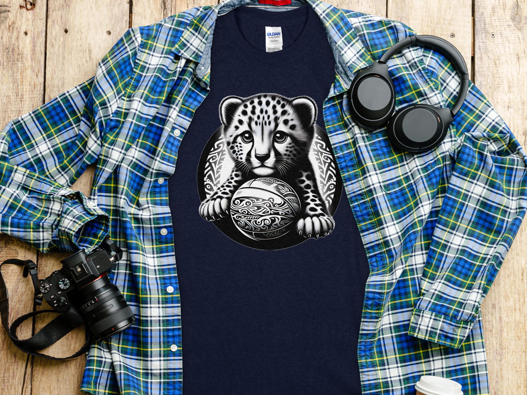 Cheetah World - Coloured Gildan T-Shirt Realistic Animal Talisman Unisex Cute Tee Graphic Design