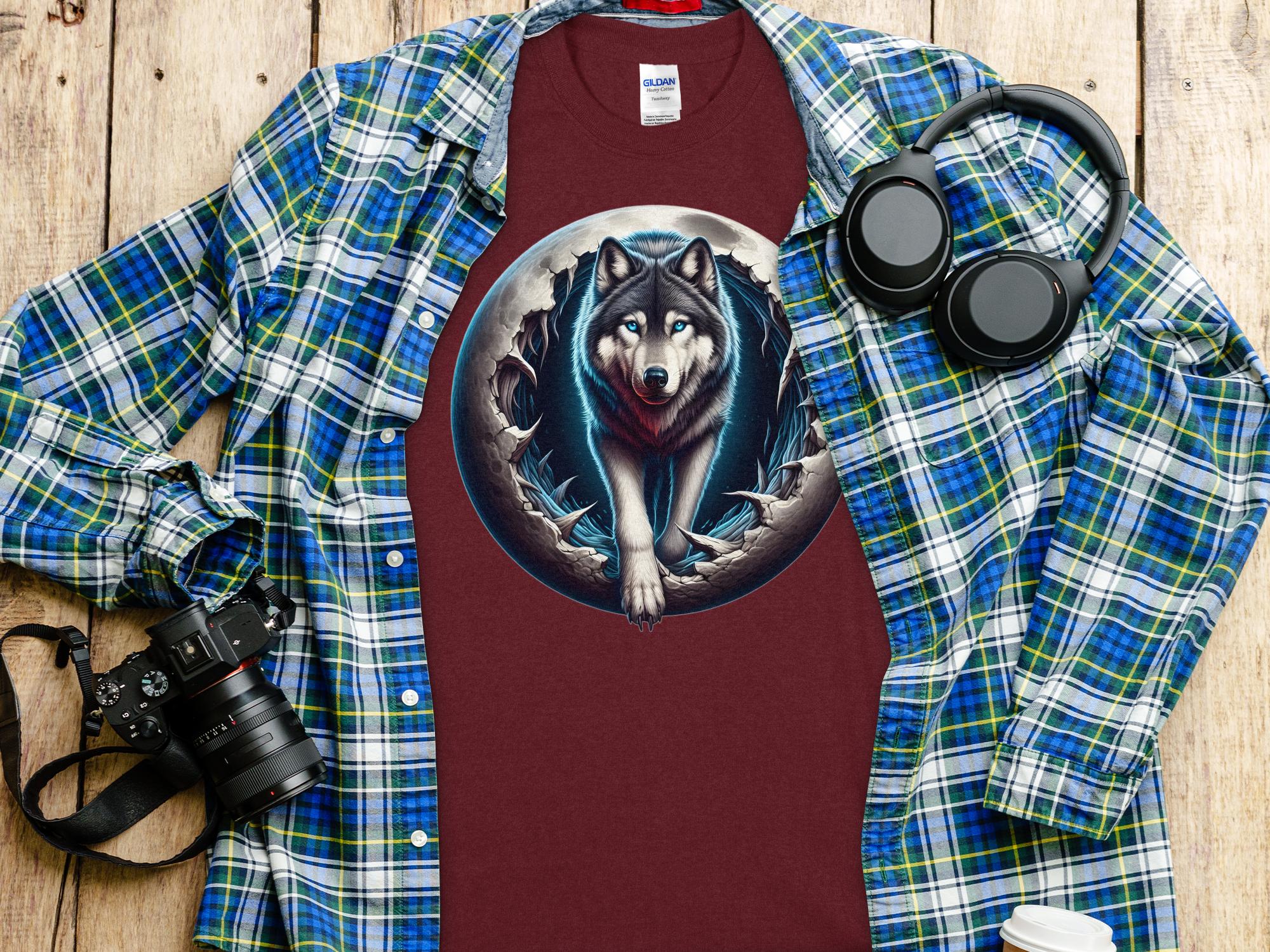 Moon Wolf - T-Shirt Realistic Full Colour Animal Talisman Unisex Mythology Tee Gildan Graphic Design