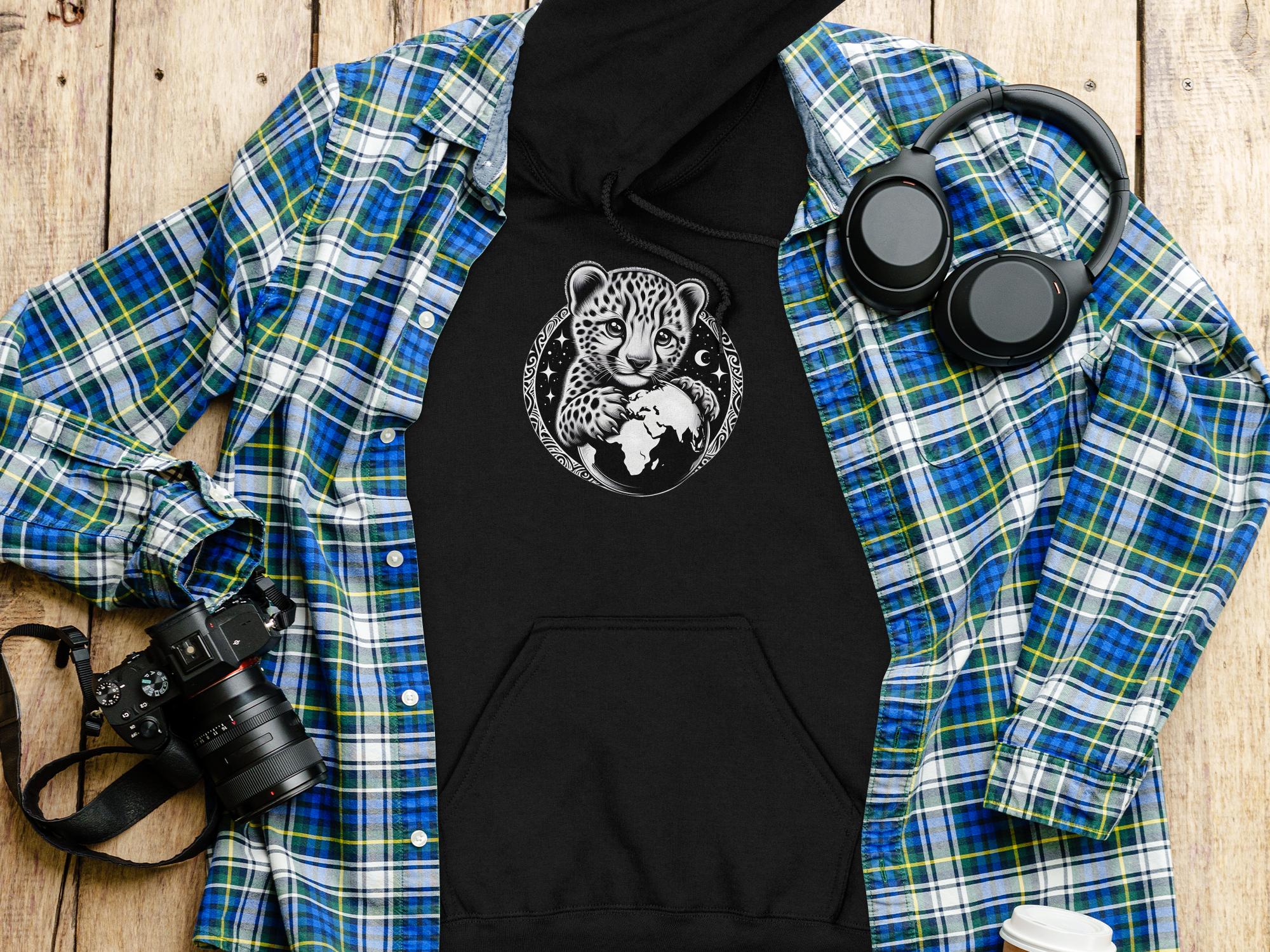 Cheetah World - Coloured Gildan Hoodie Realistic Animal Talisman Unisex Cute Tee Graphic Design